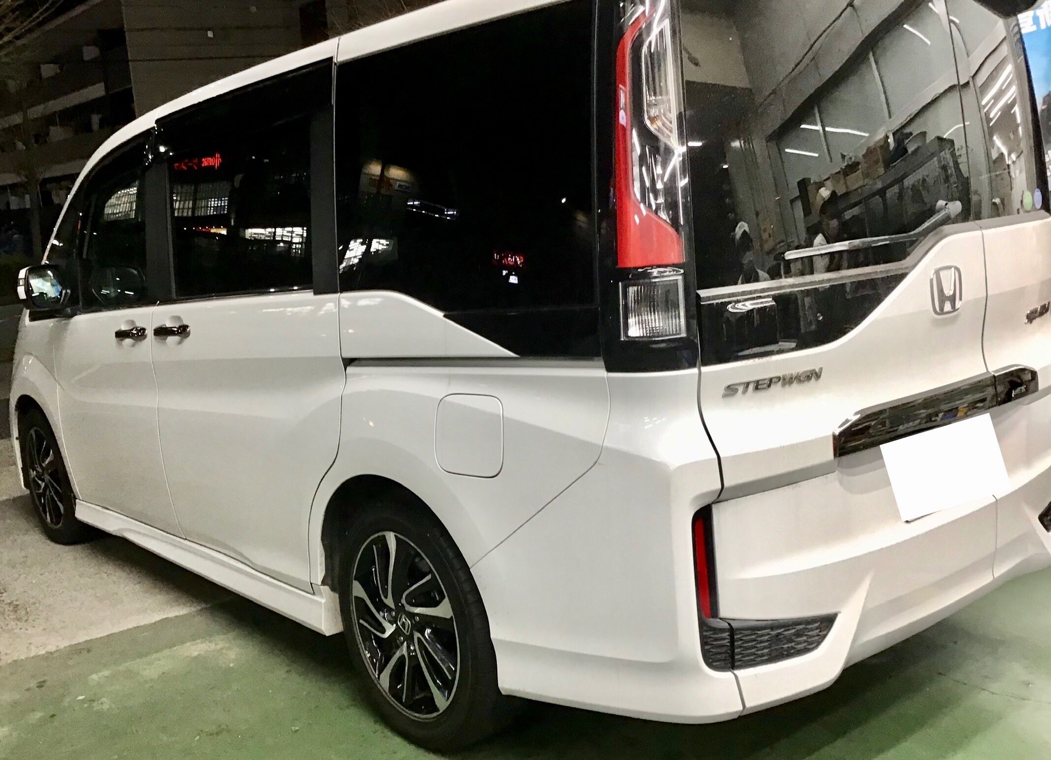 エアコンフィルター交換 ステップワゴン ホンダ ステップワゴン メンテナンス商品 サービス事例 タイヤ館 守谷ふれあい 茨城県のタイヤ カー用品ショップ タイヤからはじまる トータルカーメンテナンス タイヤ館グループ
