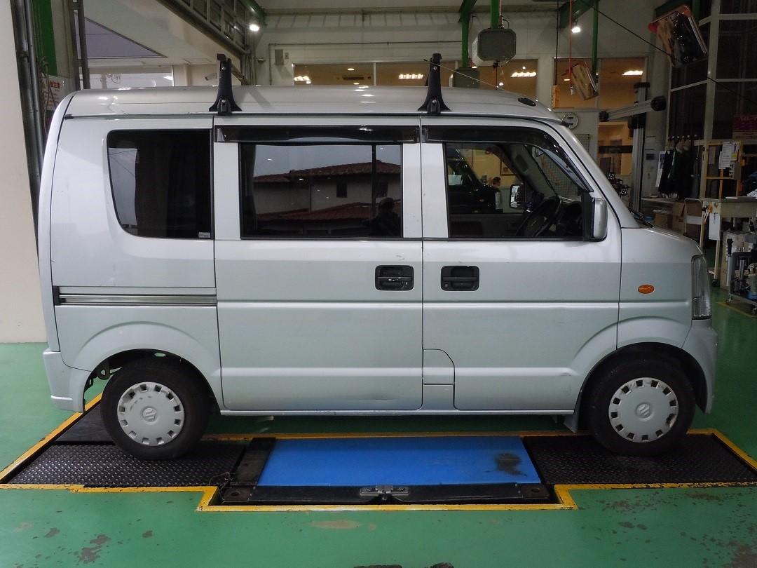 エブリィ タイヤホイール交換 スズキ エブリイワゴン ホイール タイヤ ホイール関連 タイヤ ホイール交換 サービス事例 タイヤ館 綾瀬 神奈川県のタイヤ カー用品ショップ タイヤからはじまる トータルカーメンテナンス タイヤ館グループ