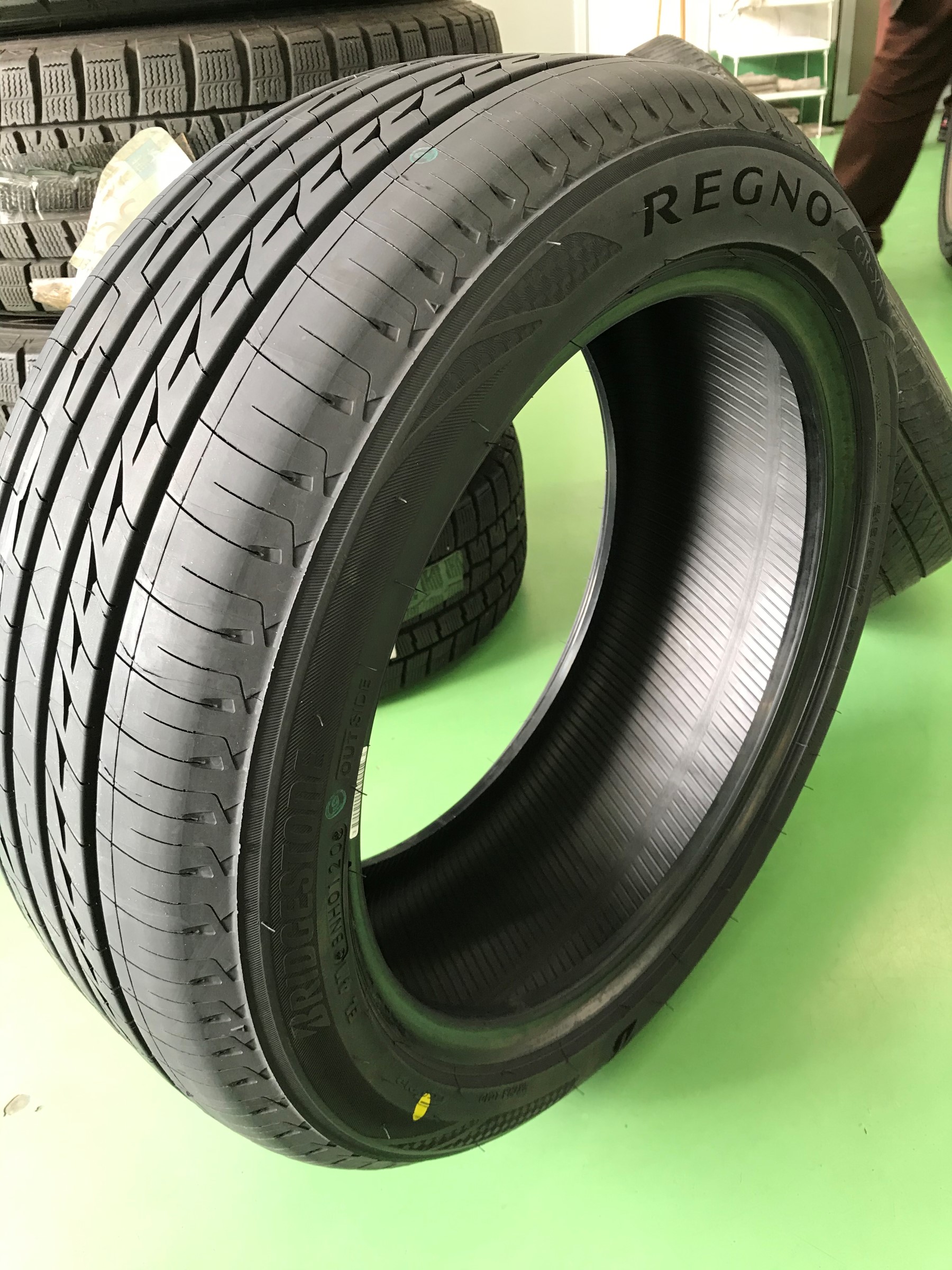 ホンダ・ジェイドRS・FR4】レグノGR-XⅡへのタイヤ交換です！ | ホンダ