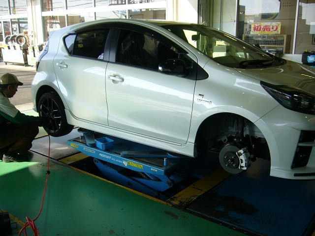 トヨタ AQUA GR SPORTS POTENZA ＳＷ０１０ ＶＲＸ２取付 | トヨタ