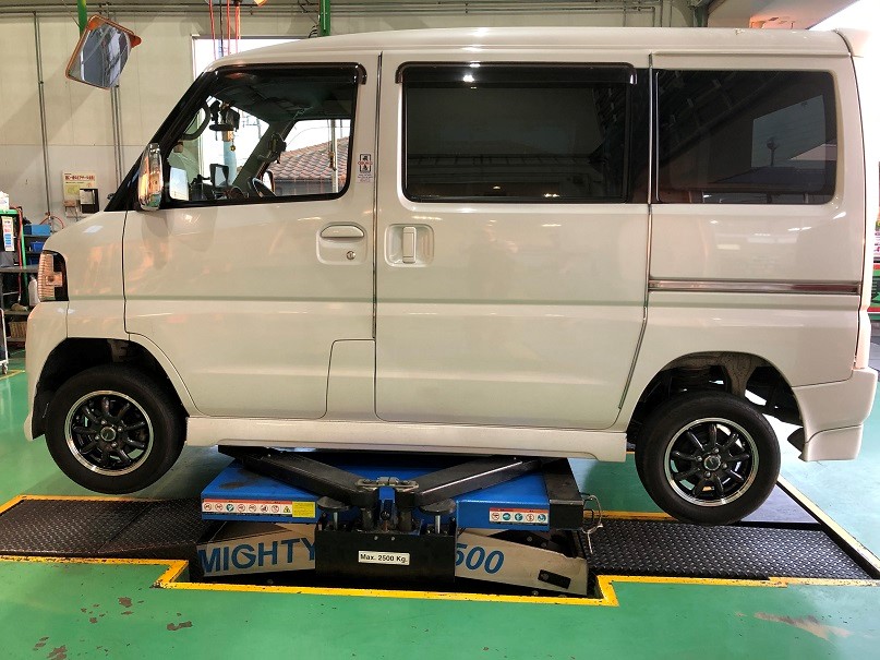 日産クリッパー JPスタイルバーニー アルミホイール取付
