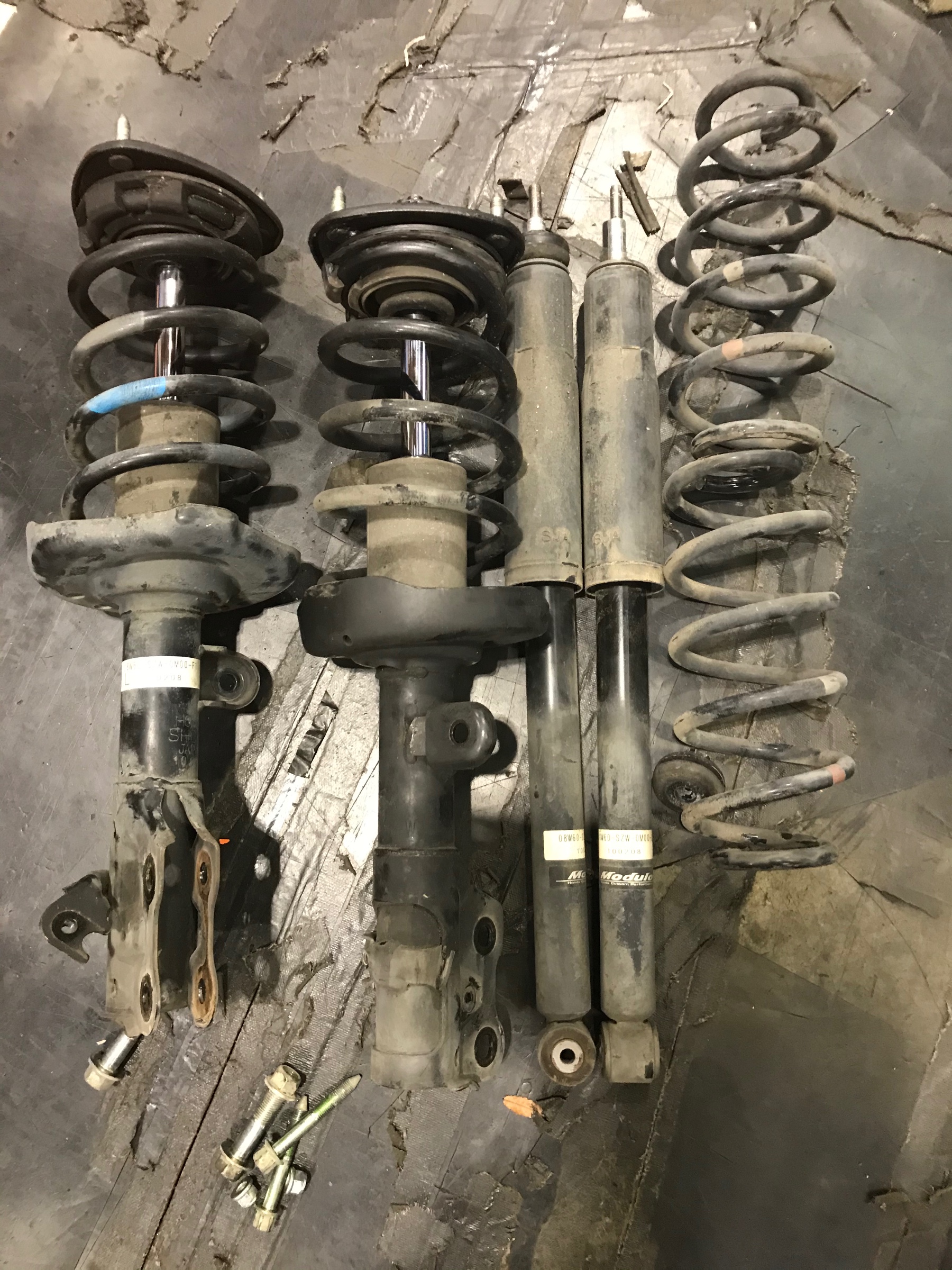 純正足回り交換 ホンダ ステップワゴン メンテナンス商品 パーツ取付 足回り関係取付 作業日誌 商品紹介 タイヤ館 則松 タイヤからはじまる トータルカーメンテナンス タイヤ館グループ