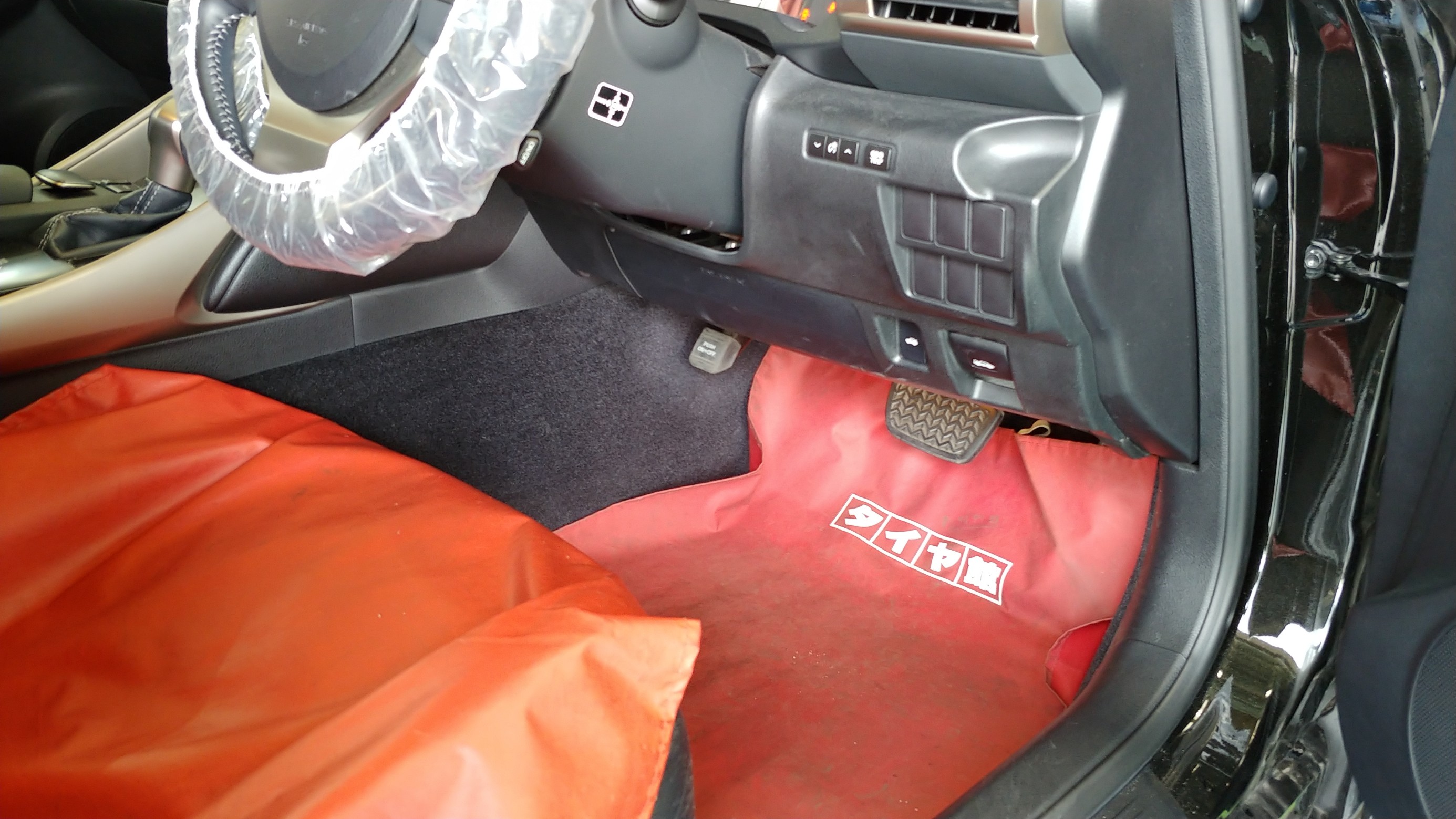 レクサス IS 空気圧センサー取付け！ | レクサス IS タイヤ タイヤ・ホイール関連 > TPMS（タイヤ空気圧管理システム） |  ☆スタッフブログ☆ | タイヤ館 松江南 | タイヤからはじまる、トータルカーメンテナンス タイヤ館グループ