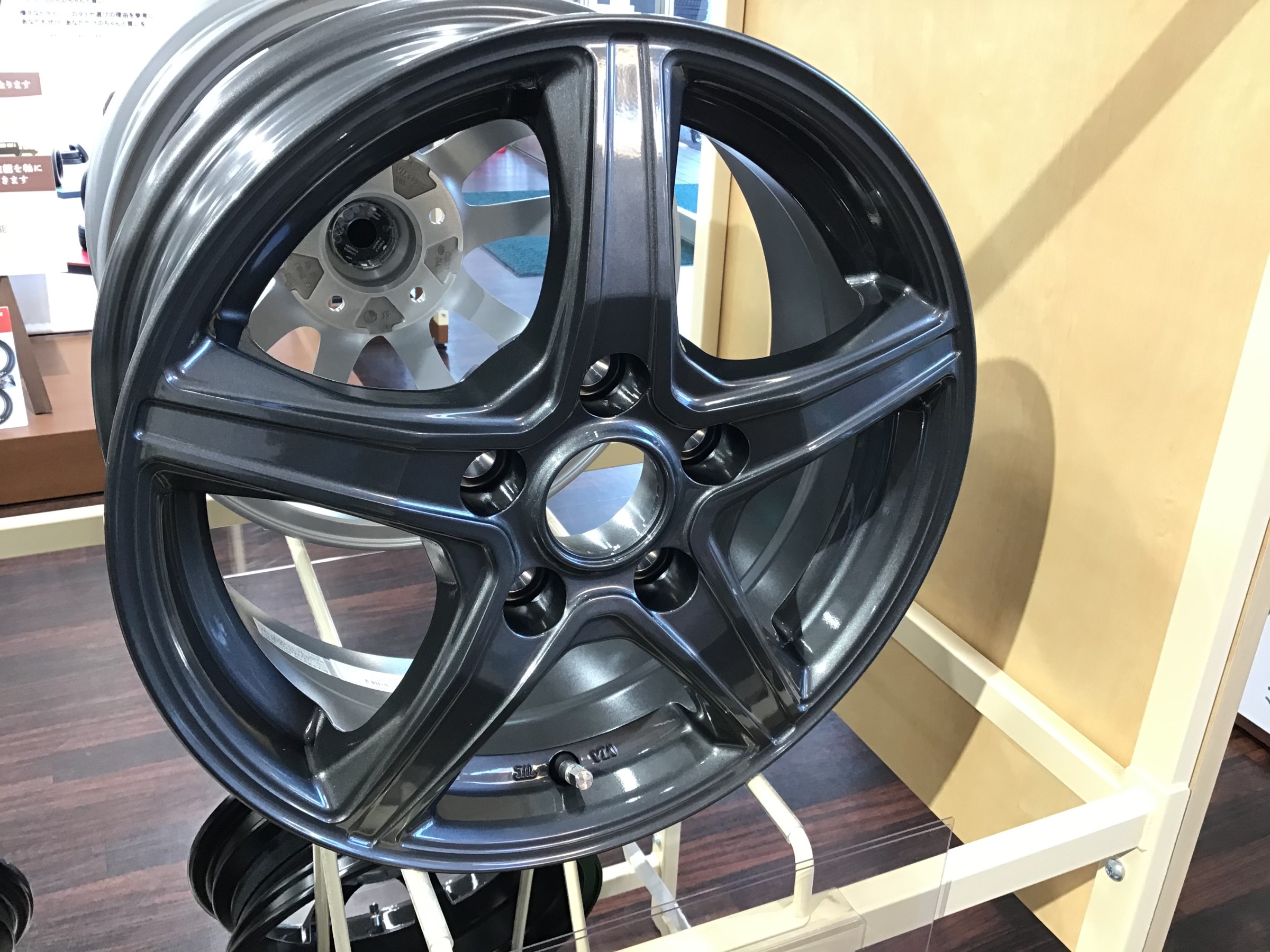 スタッドレス+ホイールセット | 店舗おススメ情報 | タイヤ館 松戸