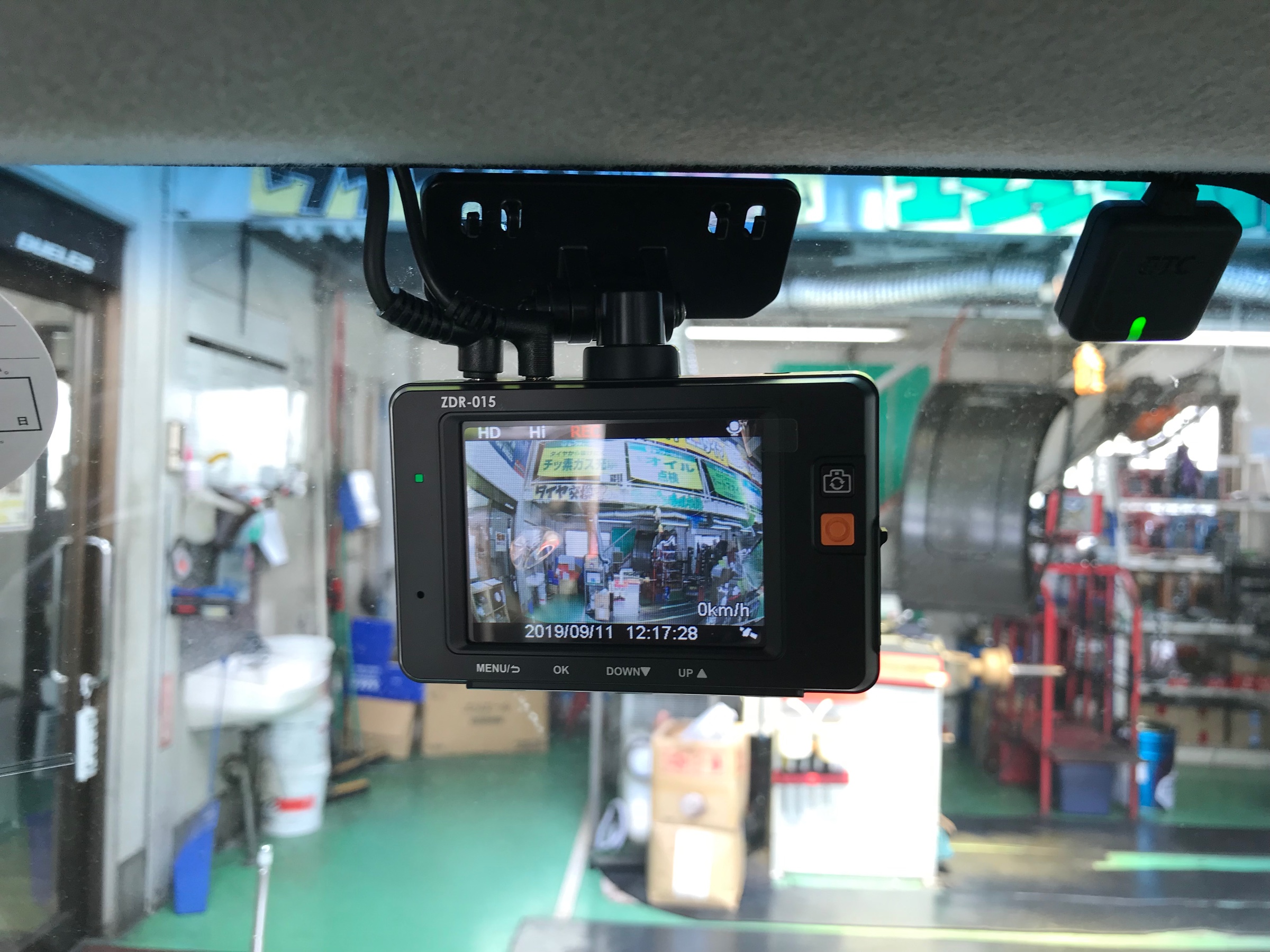 コムテック ZDR-015取り付け（＾ν＾） | 店舗おススメ情報