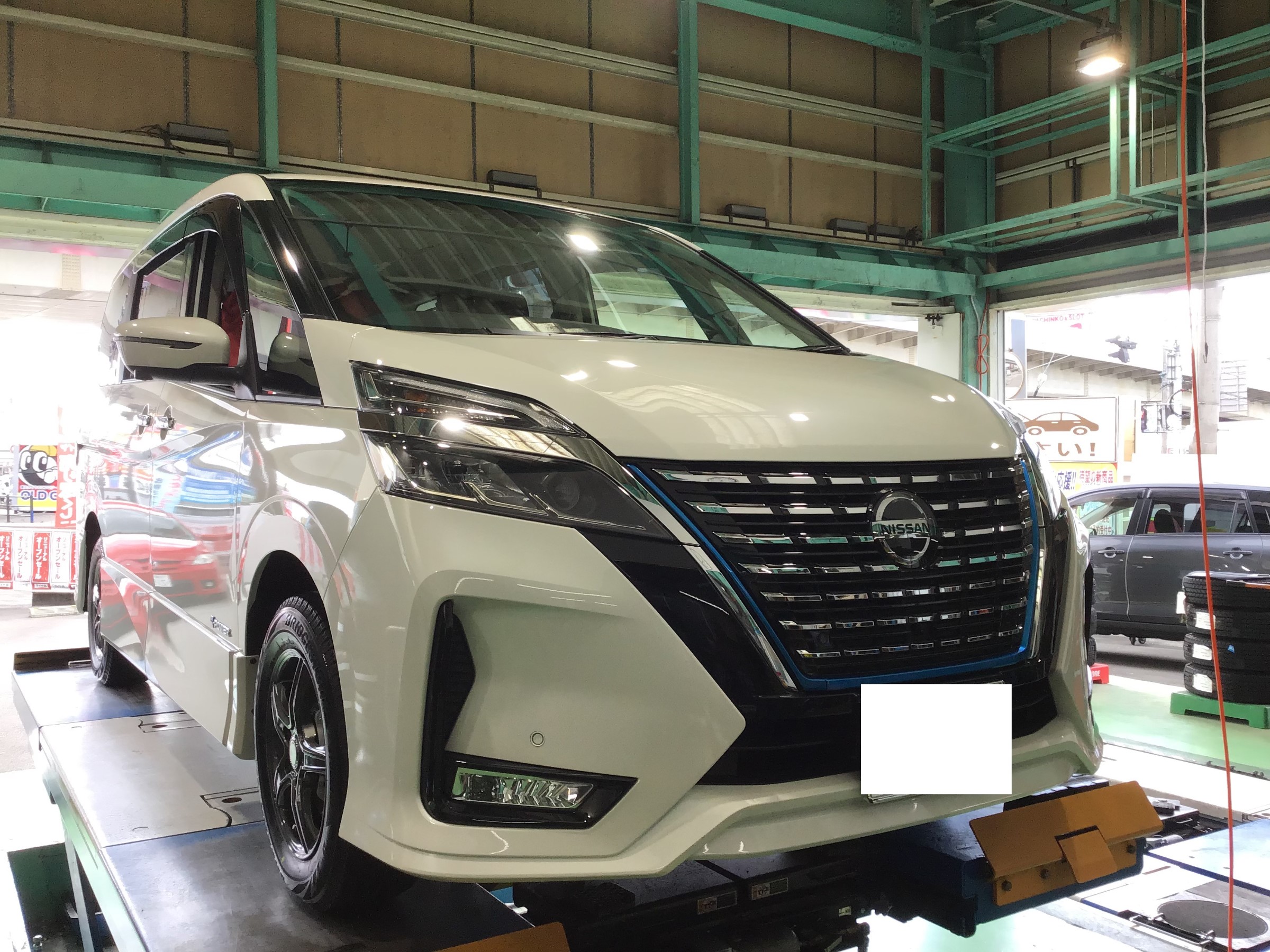新型セレナe-POWERにブリザックVRX2セットをお取り付け！ | 日産