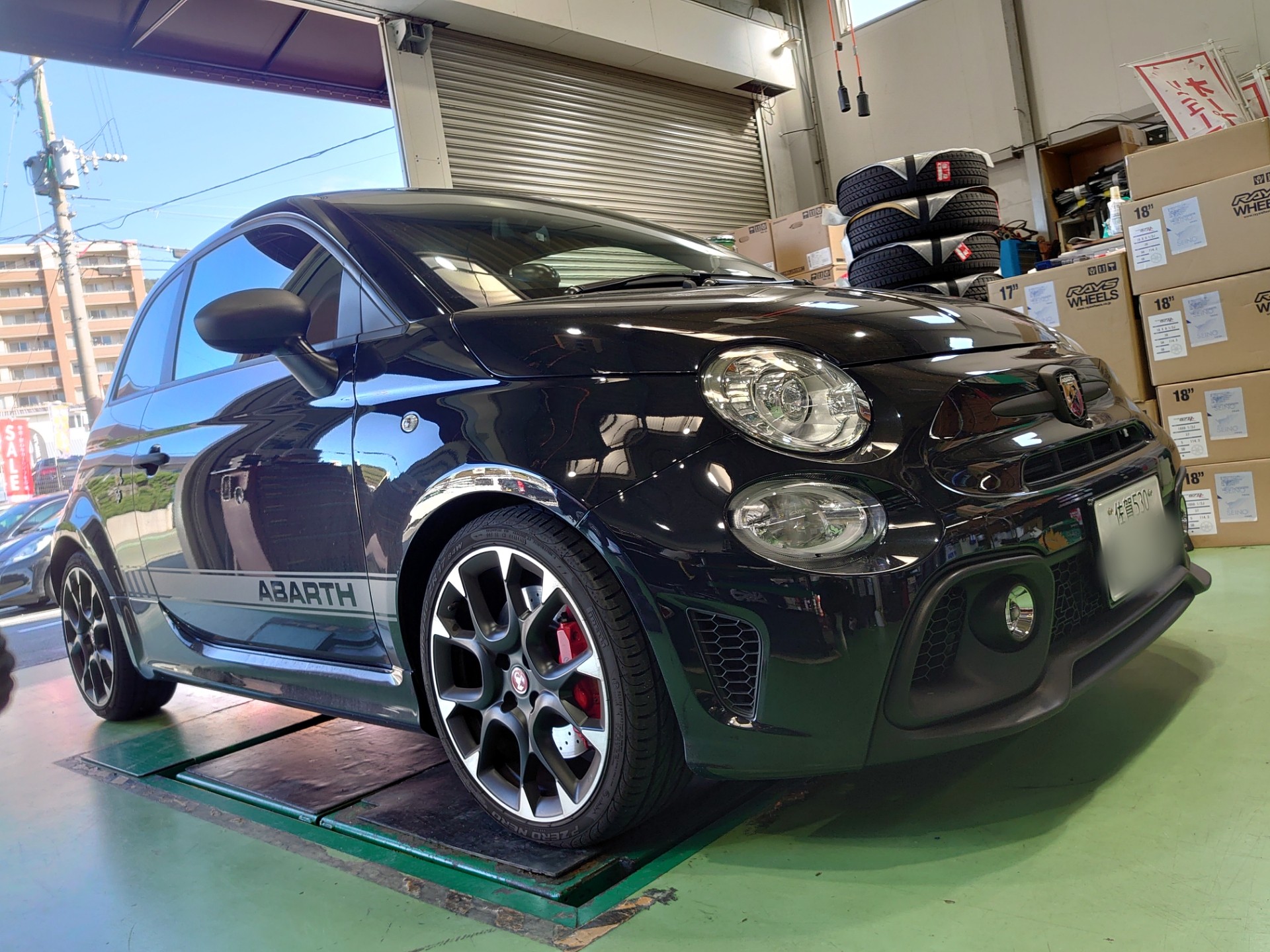 Abarth 595 のカーナビ 交換しました アバルト 595c Av ナビ機器 カー用品取付 各社ナビゲーション取付 技術サービス施工事例 タイヤ館 福岡東 タイヤからはじまる トータルカーメンテナンス タイヤ館グループ