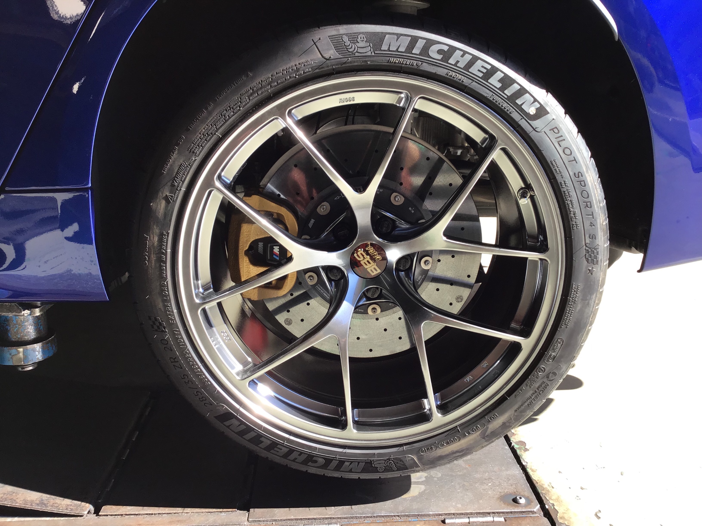 BMW M5 BBS RI-D | 店舗おススメ情報 | タイヤ館 目白（東京都）