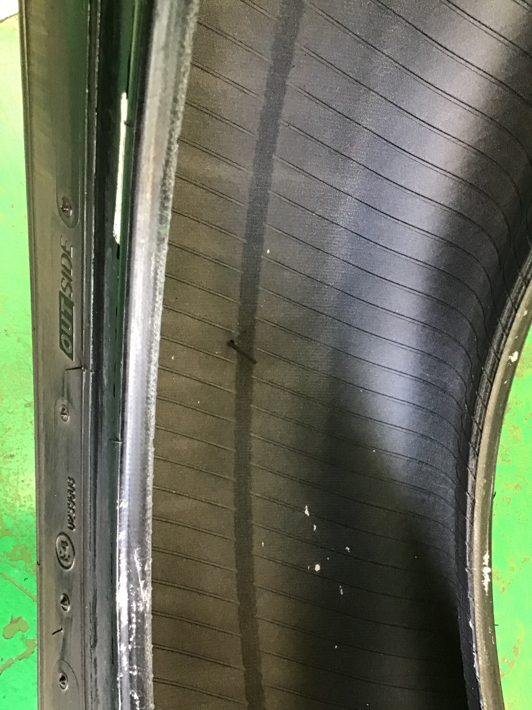 パンク修理 スタッフ日記 タイヤ館 稲城 東京都のタイヤ カー用品ショップ タイヤからはじまる トータルカーメンテナンス タイヤ館グループ