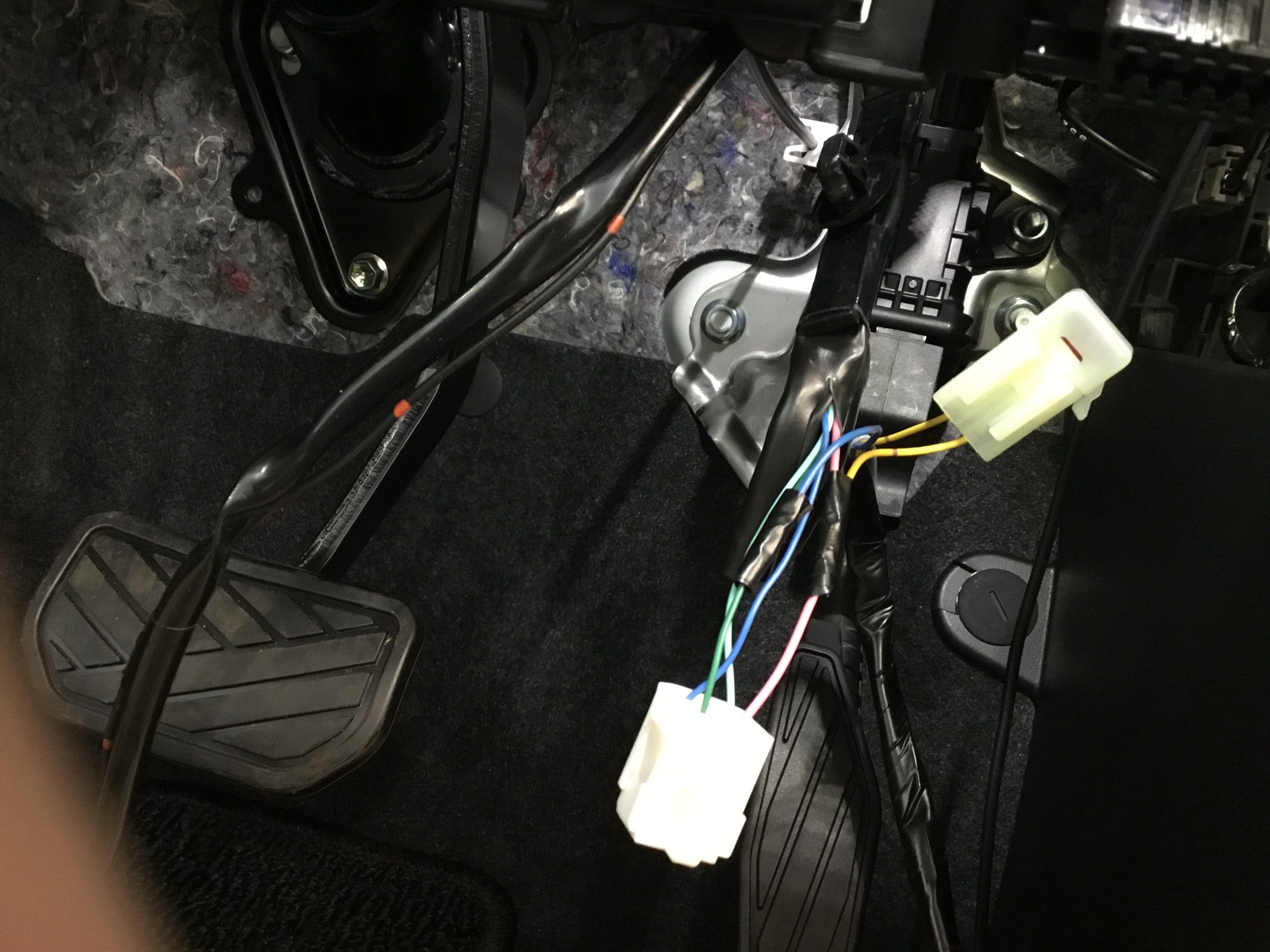 新型ジムニー Jb64wにリモコンエンジンスターター取付です サービス事例 タイヤ館 北１６条環状通り タイヤからはじまる トータルカーメンテナンス タイヤ館グループ