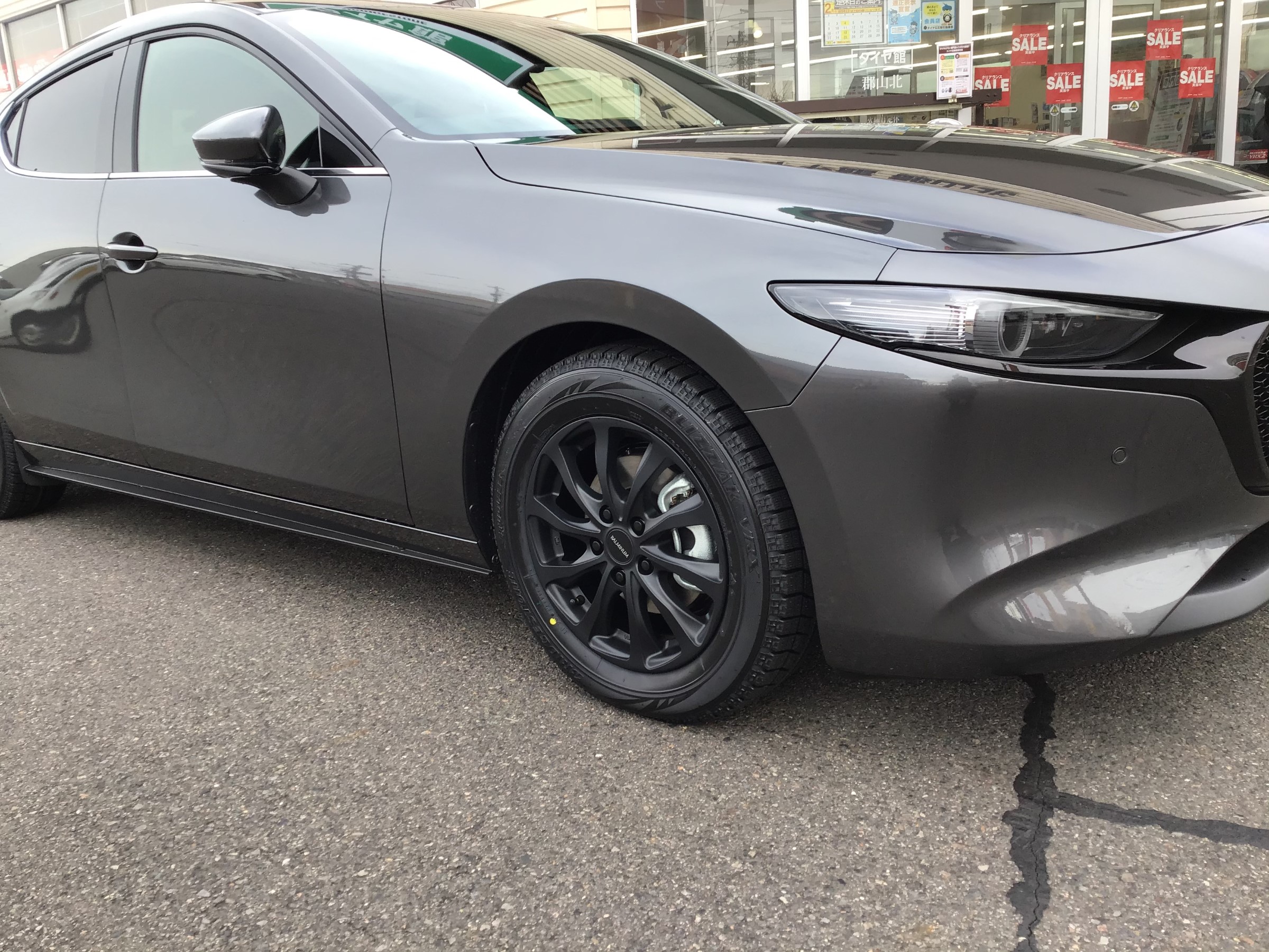 マツダ MAZDA3ファストバック VRX BALMINUMTR10 装着！！ | マツダ