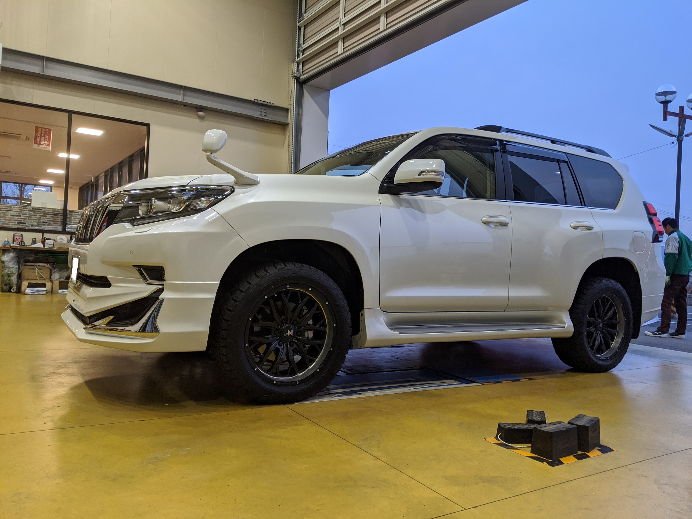 トヨタ ランドクルーザー プラド に ナイトロパワー ガジェット 20