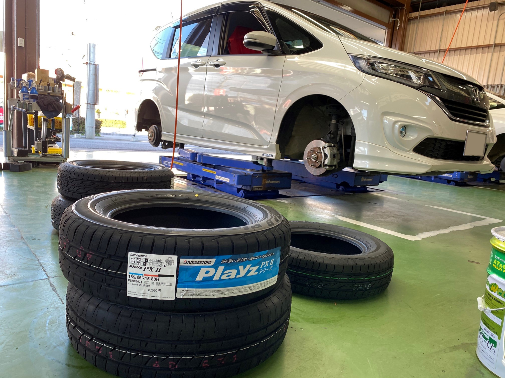 ホンダ フリード Gb5 タイヤ交換 ホンダ フリード タイヤ タイヤ ホイール関連 タイヤ ホイール交換 サービス事例 タイヤ館 うしく上柏田 茨城県のタイヤ カー用品ショップ タイヤからはじまる トータルカーメンテナンス タイヤ館グループ