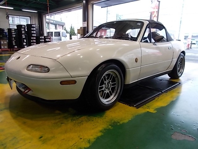 タイヤ無料安全点検 100km点検でお待ちしております マツダ ユーノスロードスター その他 その他 無料安全点検 スタッフ日記 タイヤ館 熊谷 タイヤからはじまる トータルカーメンテナンス タイヤ館グループ