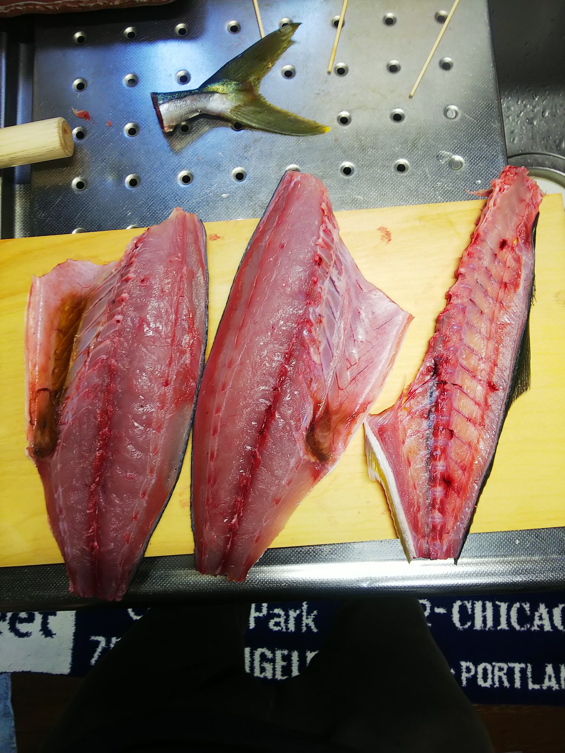 魚を捌いてみました スタッフ日記 タイヤ館 小倉南 タイヤからはじまる トータルカーメンテナンス タイヤ館グループ