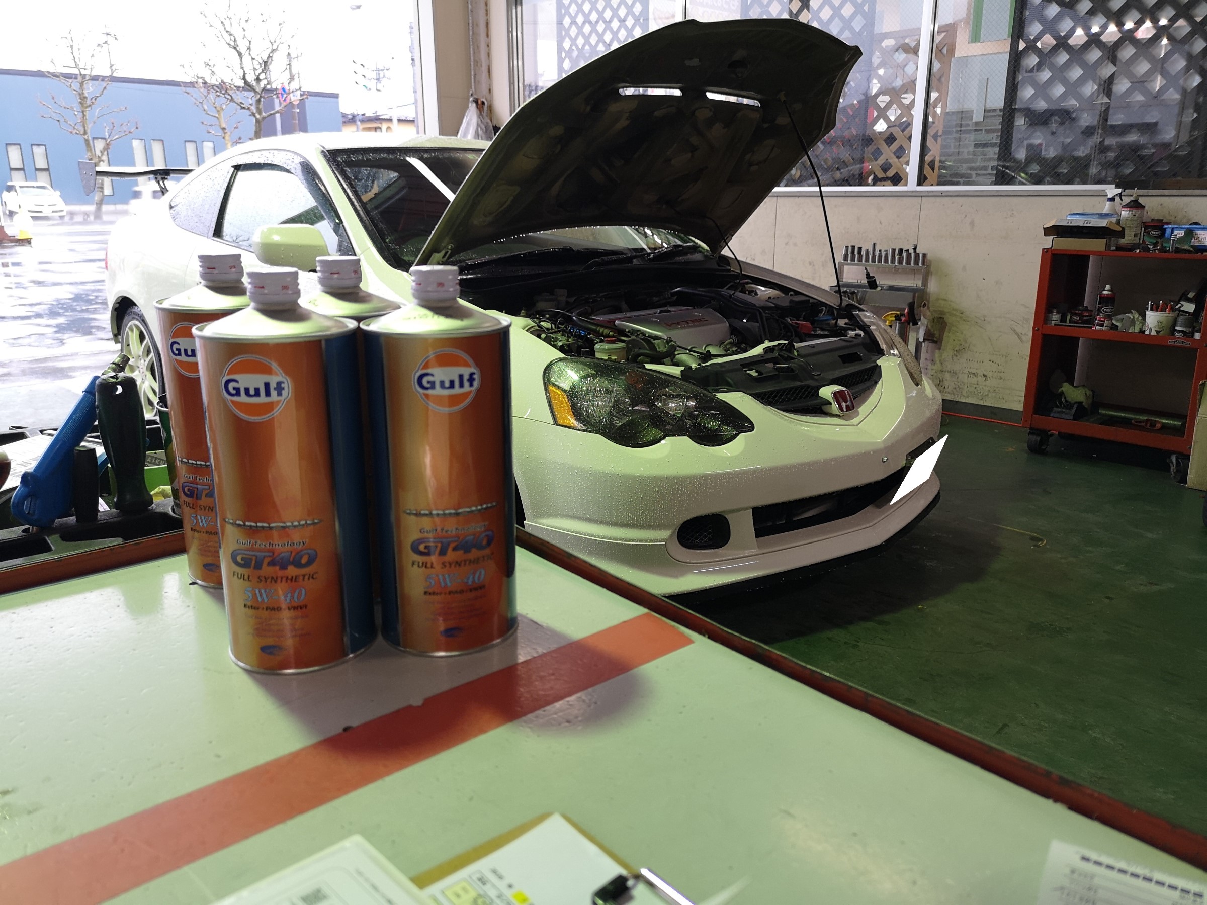 インテグラtype R エンジンオイル交換 ガルフ アローｇｔ４０ ホンダ インテグラ タイプr その他 オイル関連 エンジンオイル交換 サービス事例 タイヤ館 秋田 秋田県のタイヤ カー用品ショップ タイヤからはじまる トータルカーメンテナンス タイヤ館グループ