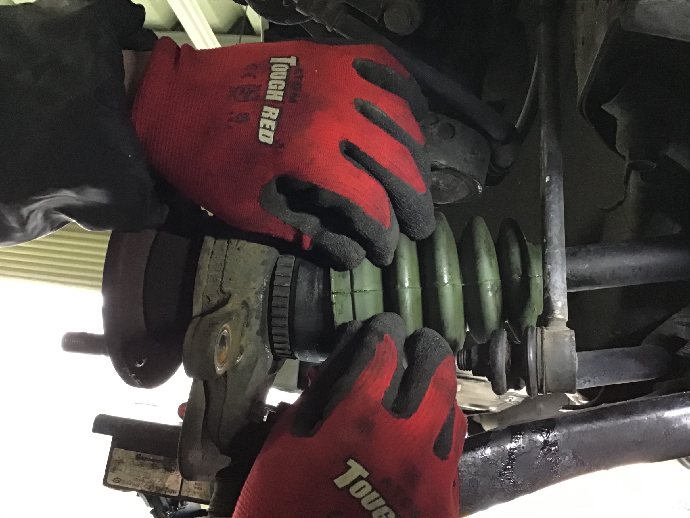 ワゴンR MH23S ドライブシャフトブーツ交換 | サービス事例 | タイヤ館 鶴岡 | 山形県のタイヤ、カー用品ショップ タイヤからはじまる、トータルカーメンテナンス タイヤ館グループ ワゴンR MH23S ドライブシャフトブーツ交換 | サービス事例 | タイヤ館 鶴岡 | 山形県のタイヤ、カー用品ショップ タイヤからはじまる、トータルカーメンテナンス タイヤ館グループ