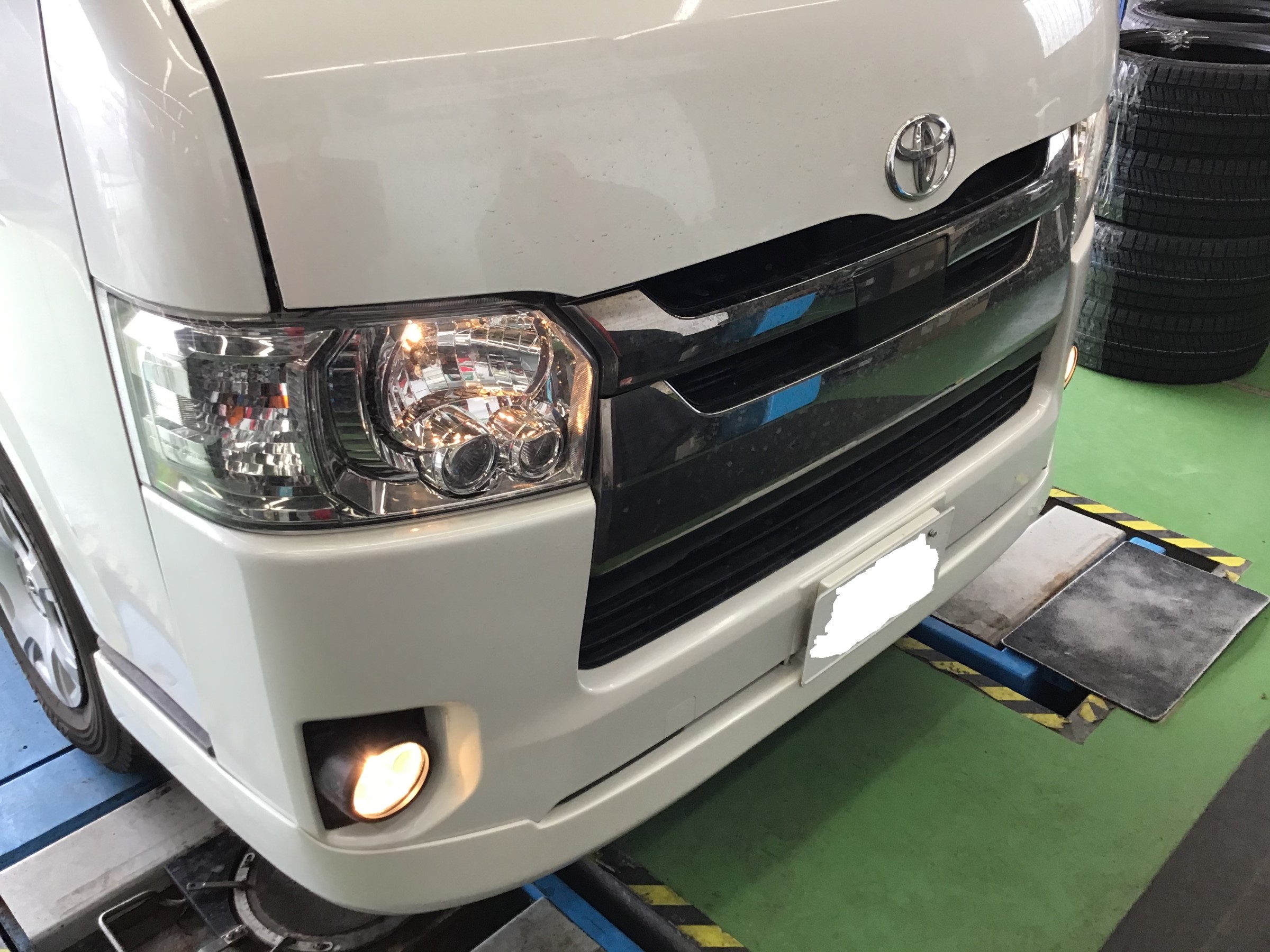 ハイエース ポジションランプ交換 サービス事例 タイヤ館 ビィ ワークス登別 タイヤからはじまる トータルカーメンテナンス タイヤ館グループ