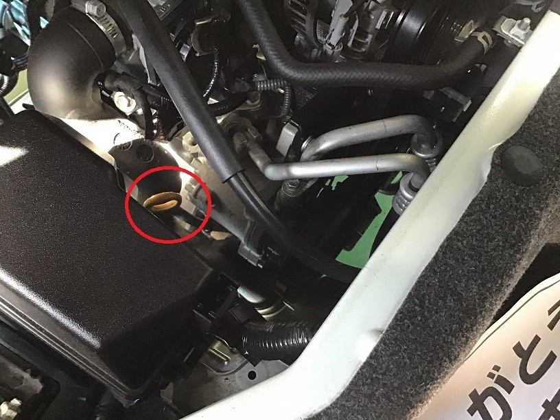 ハイゼット エンジンオイル交換 ダイハツ ハイゼット メンテナンス商品 オイル関連 エンジンオイル交換 サービス事例 タイヤ館 綾瀬 神奈川県のタイヤ カー用品ショップ タイヤからはじまる トータルカーメンテナンス タイヤ館グループ