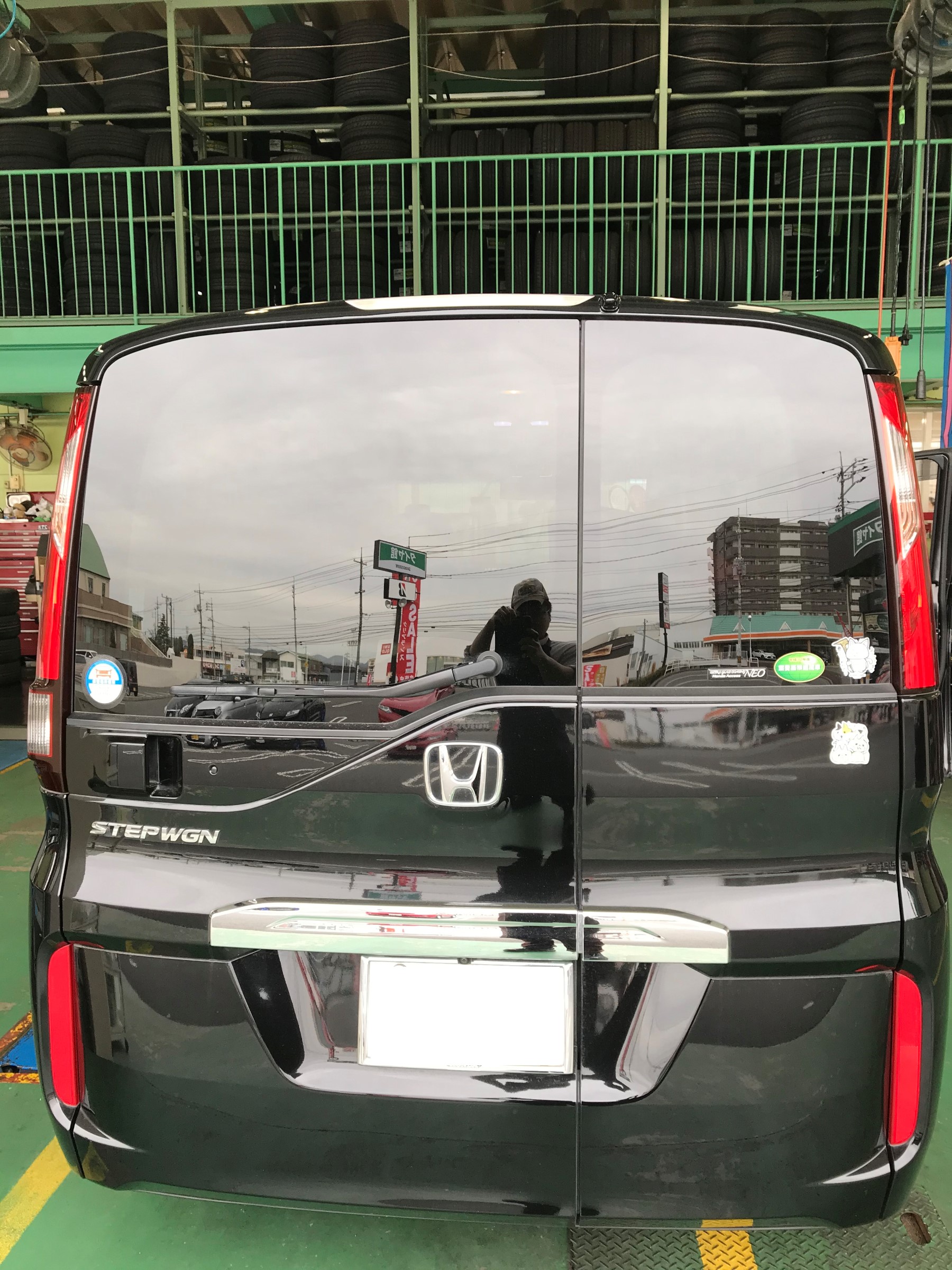 ステップワゴンにドライブレコーダー取付 ホンダ ステップワゴン Av ナビ機器 カー用品取付 Av商品取付 サービス事例 タイヤ館 倉敷大島 タイヤからはじまる トータルカーメンテナンス タイヤ館グループ