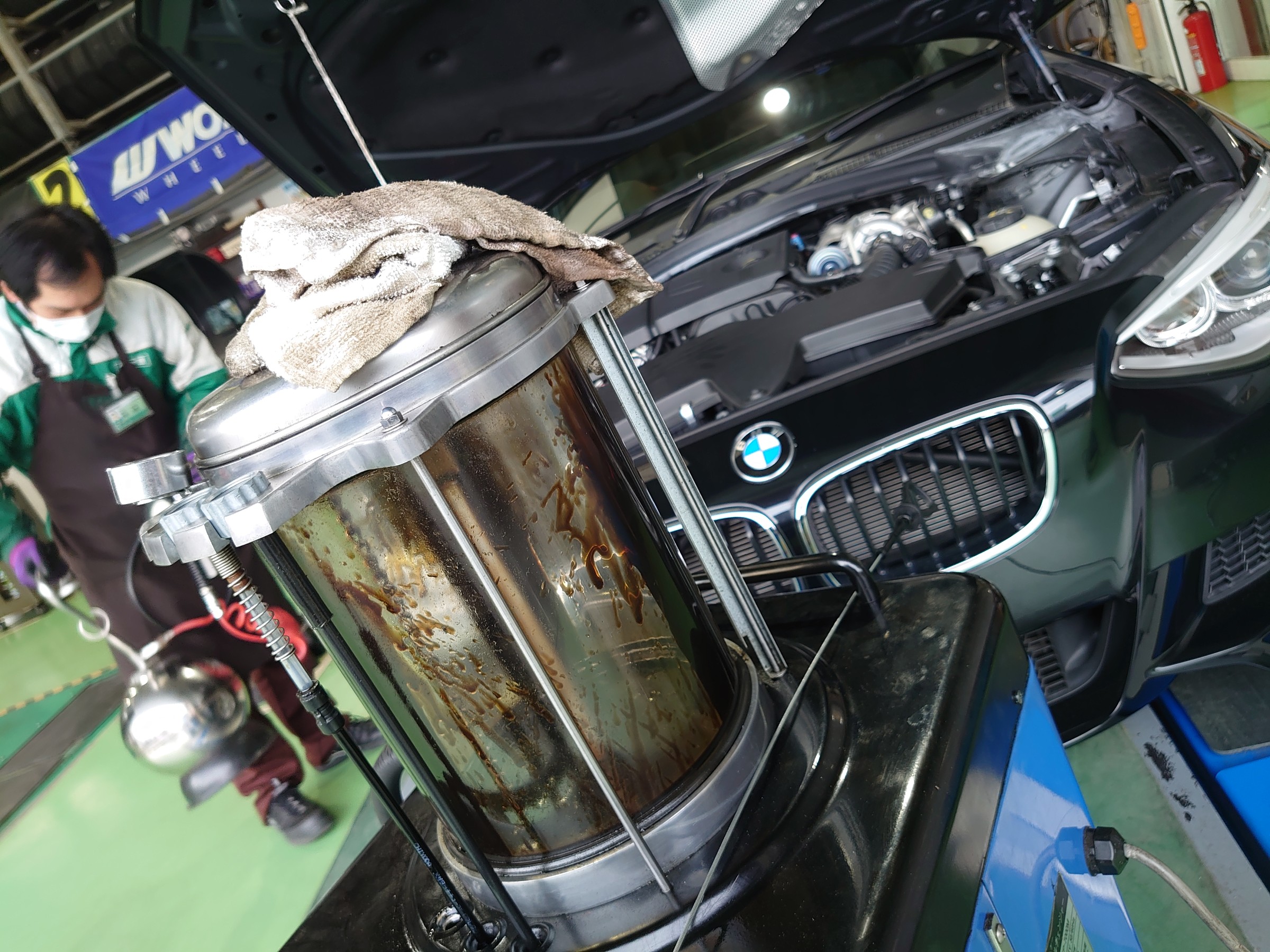 BMW F20 116i エンジン オイル交換しました♪ BMW 1シリーズ メンテナンス商品 オイル関連 > エンジンオイル交換