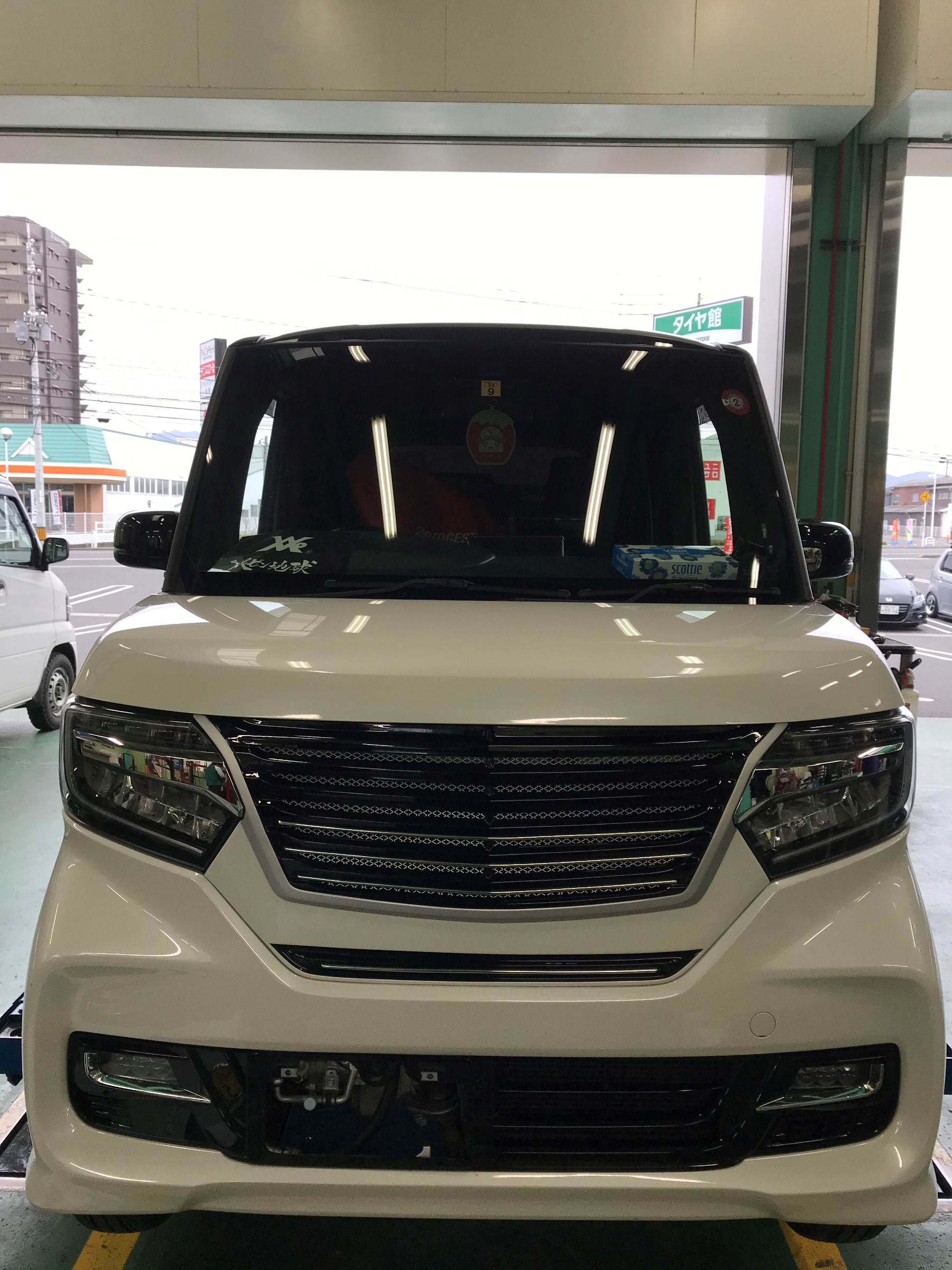 ボックス型 ブラック エアロパーツ 車両 N BOX(エヌ ボックス)｜エアロ・エアロパーツ・フロントグリル