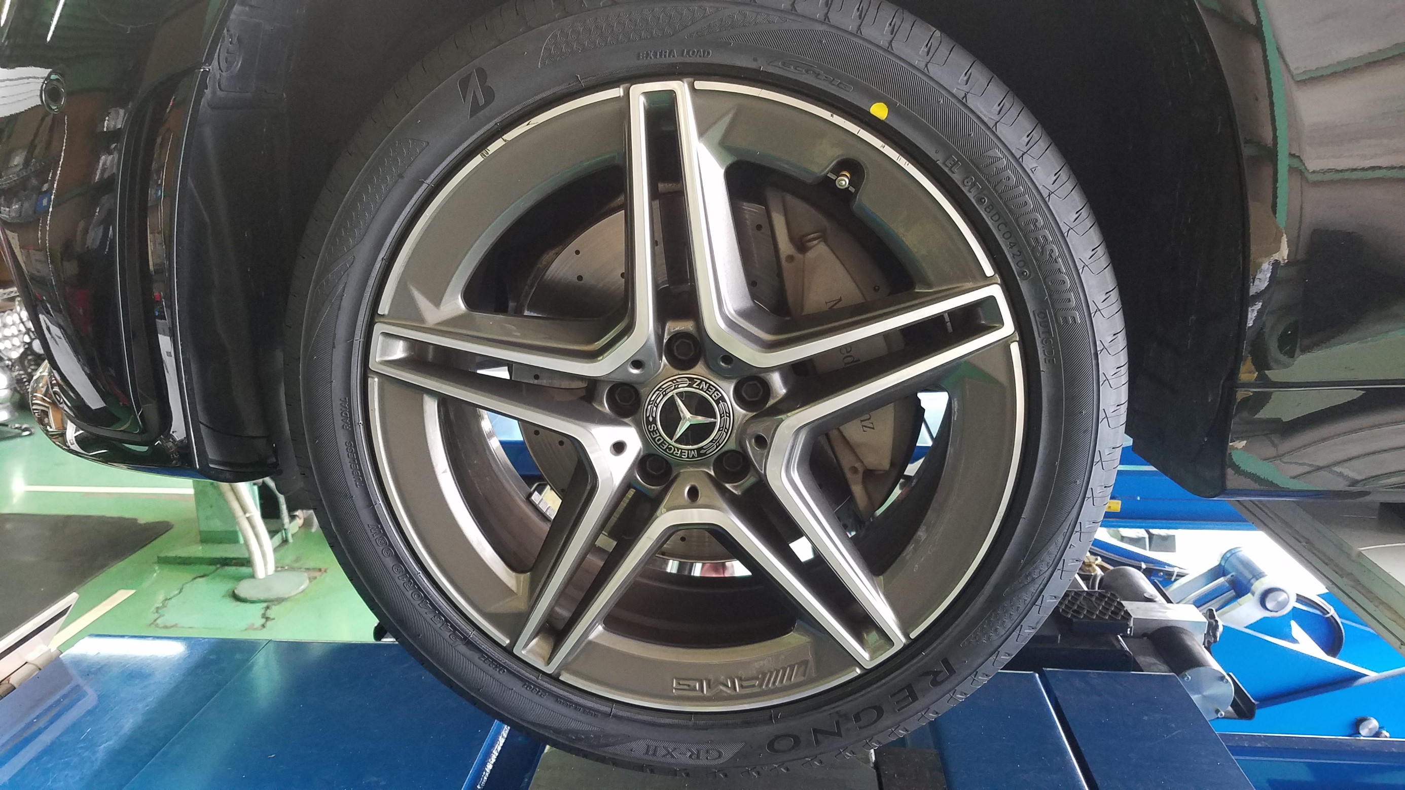詰替え メルセデス・ベンツCLS220d 純正19インチホイール\u0026タイヤ