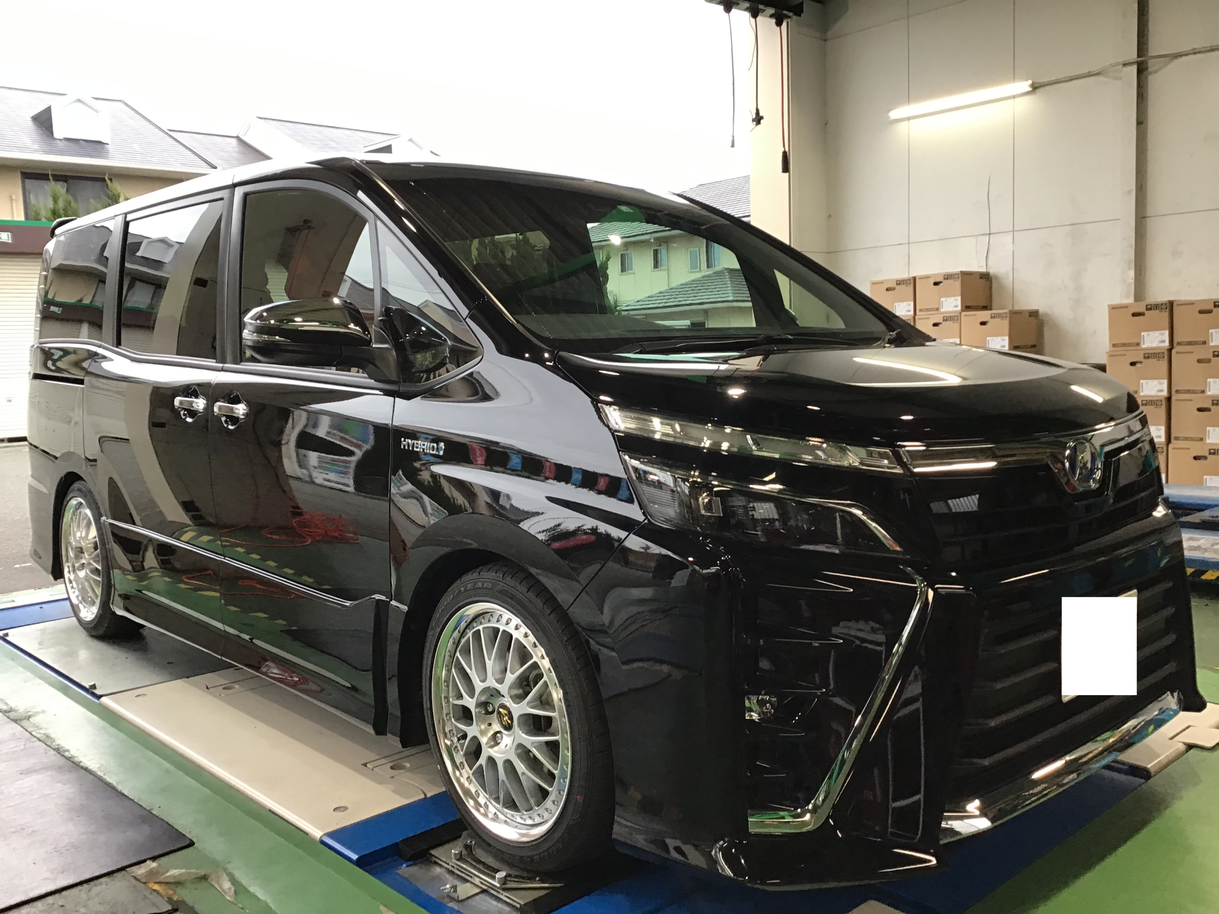 80 VOXY 車高調取り付け!! | 店舗おススメ情報 | タイヤ館 徳島