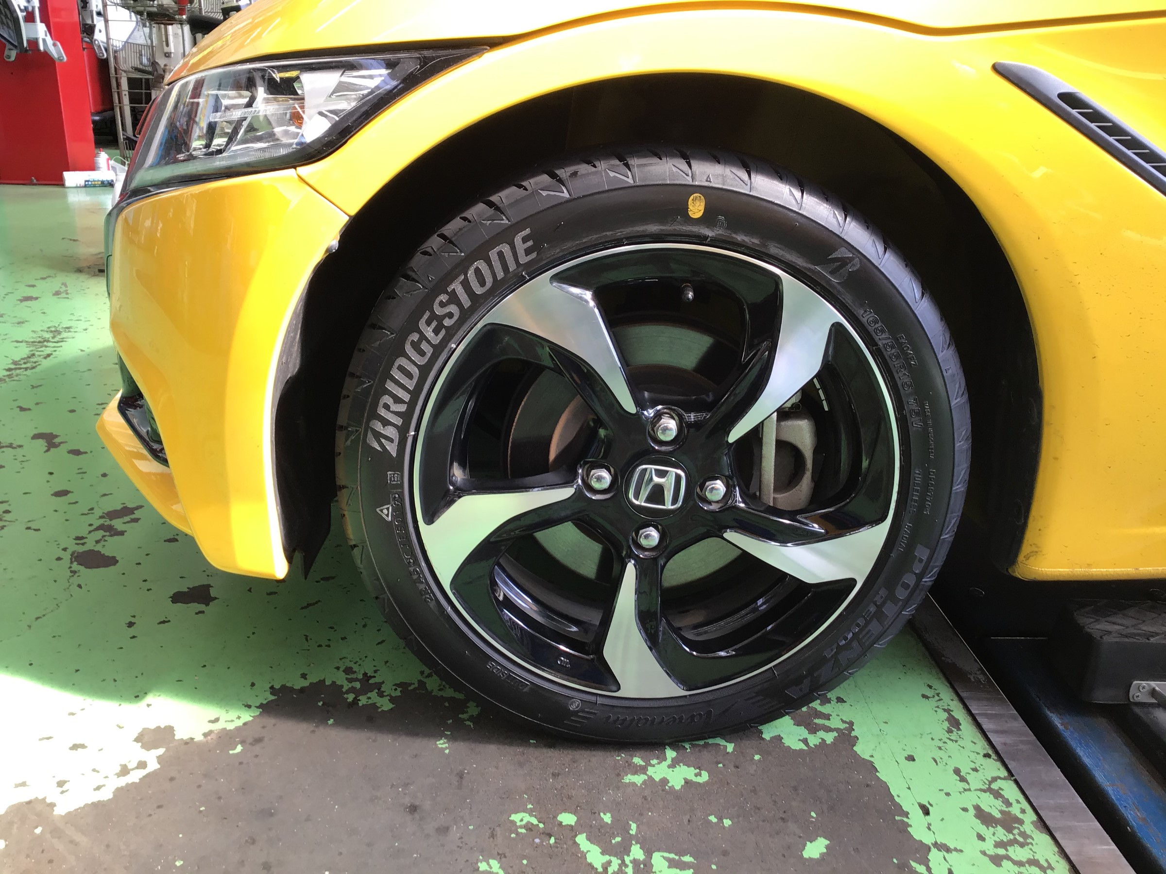 ホンダ ｓ660 タイヤ交換 ホンダ S660 タイヤ タイヤ ホイール関連 タイヤ ホイール交換 サービス事例 タイヤ館 取手 茨城県のタイヤ カー用品ショップ タイヤからはじまる トータルカーメンテナンス タイヤ館グループ