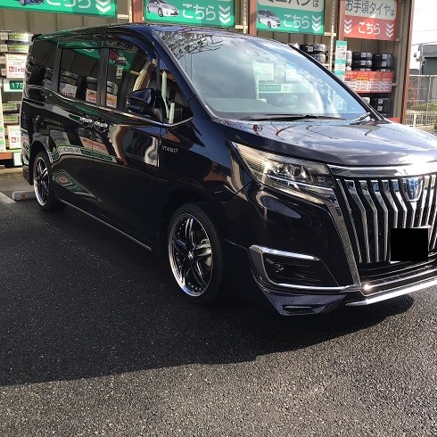 トヨタ エスクァイア STEINER LSV＋ｾｲﾊﾞｰﾘﾝｸﾞ 215/40R18 タイヤ