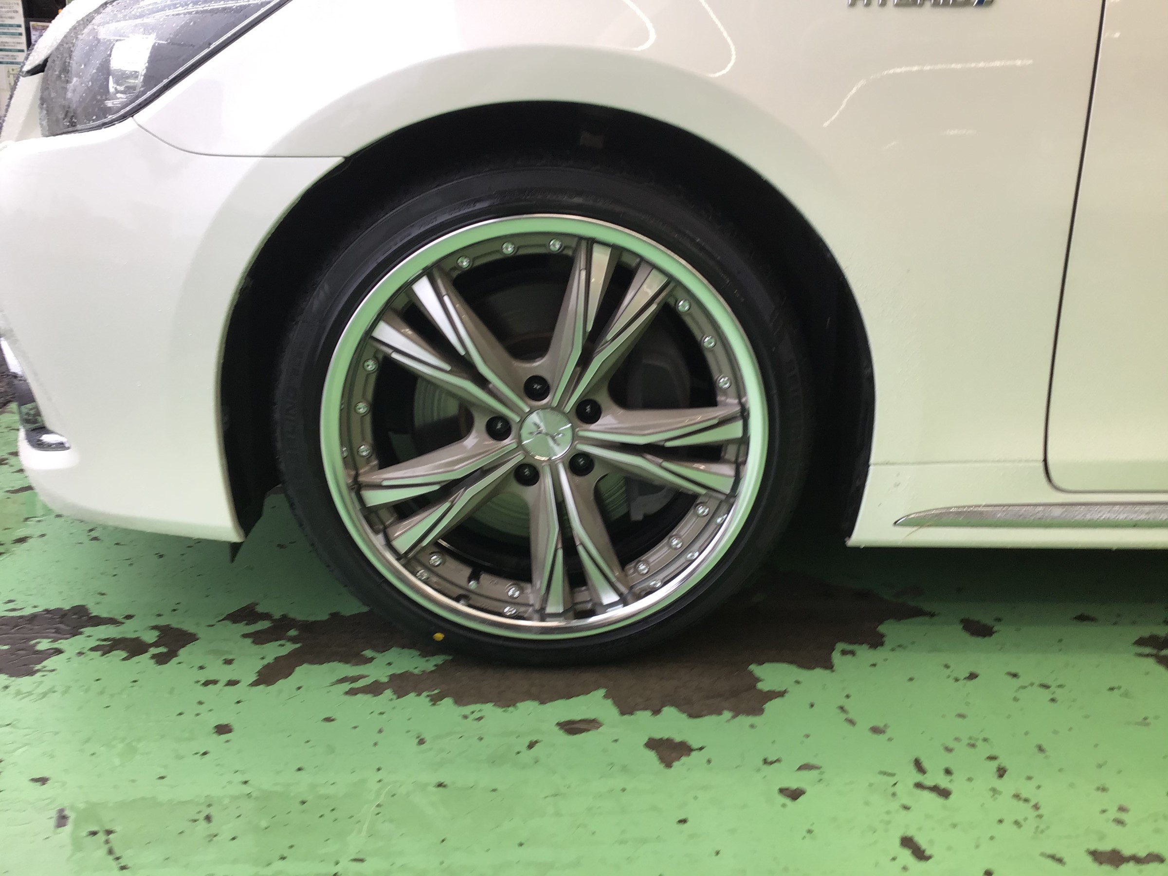 トヨタ・クラウンマジェスタ(210系)】タイヤ・ホイールセット取り付け