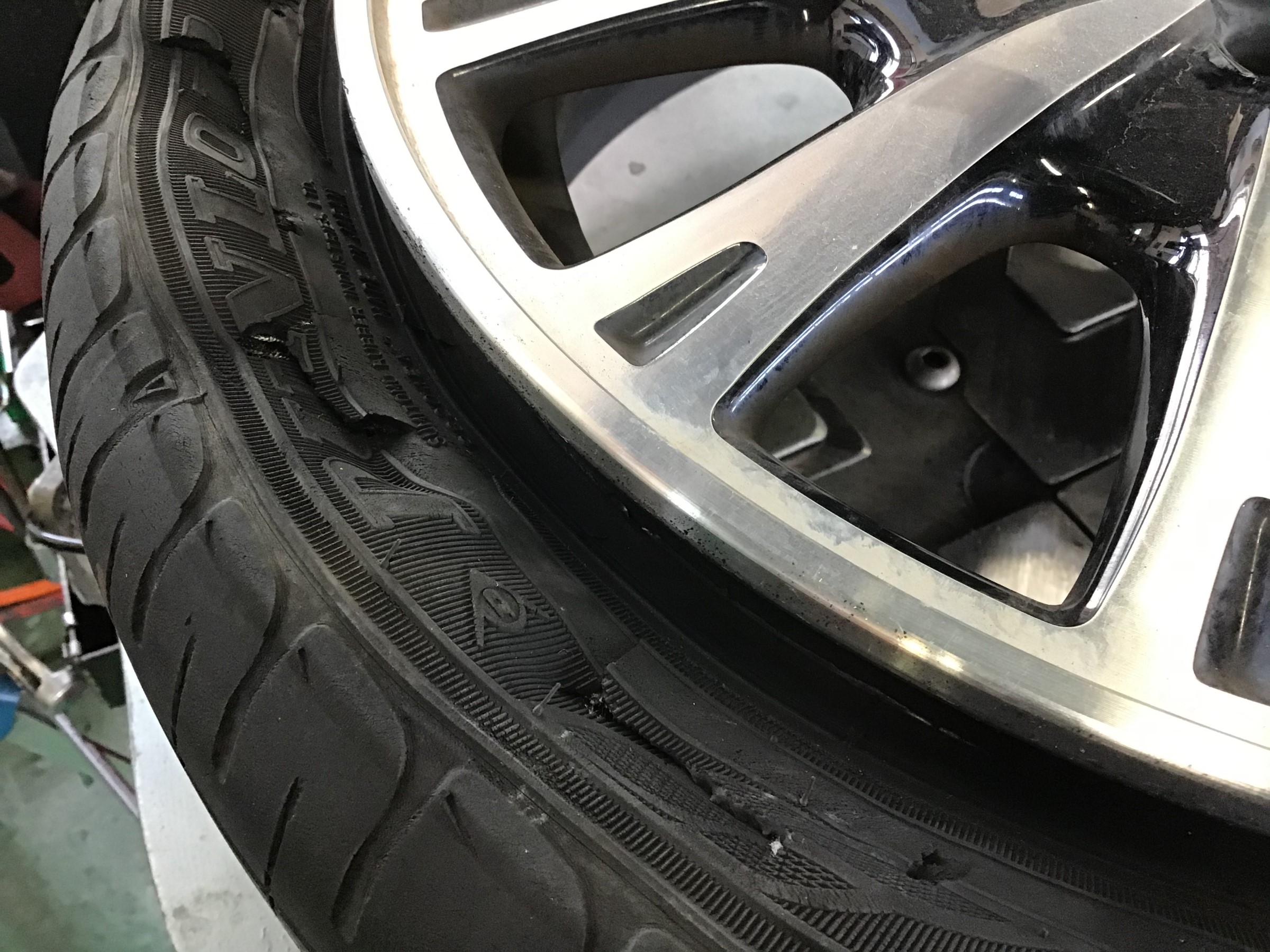 ☆『【ボロボロにぃ( ﾟДﾟ)!!】パンクしたまま走っちゃうと