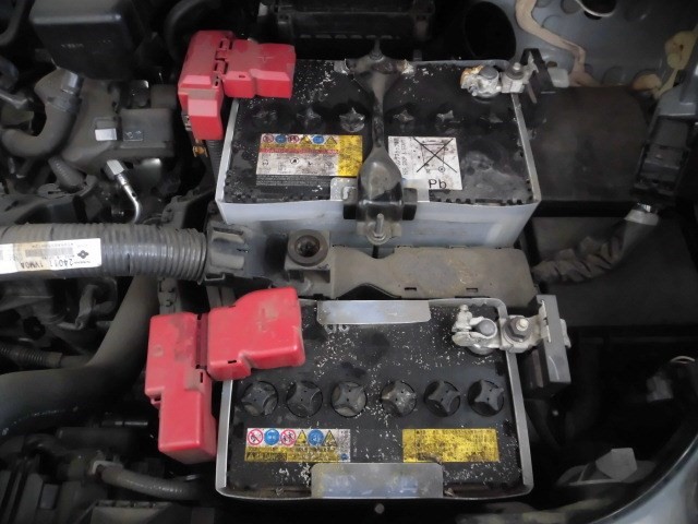 ｃ２６ セレナ ｓ ハイブリッドのバッテリー交換のご紹介です 日産 セレナ メンテナンス商品 サービス事例 タイヤ館 東大宮バイパス タイヤからはじまる トータルカーメンテナンス タイヤ館グループ