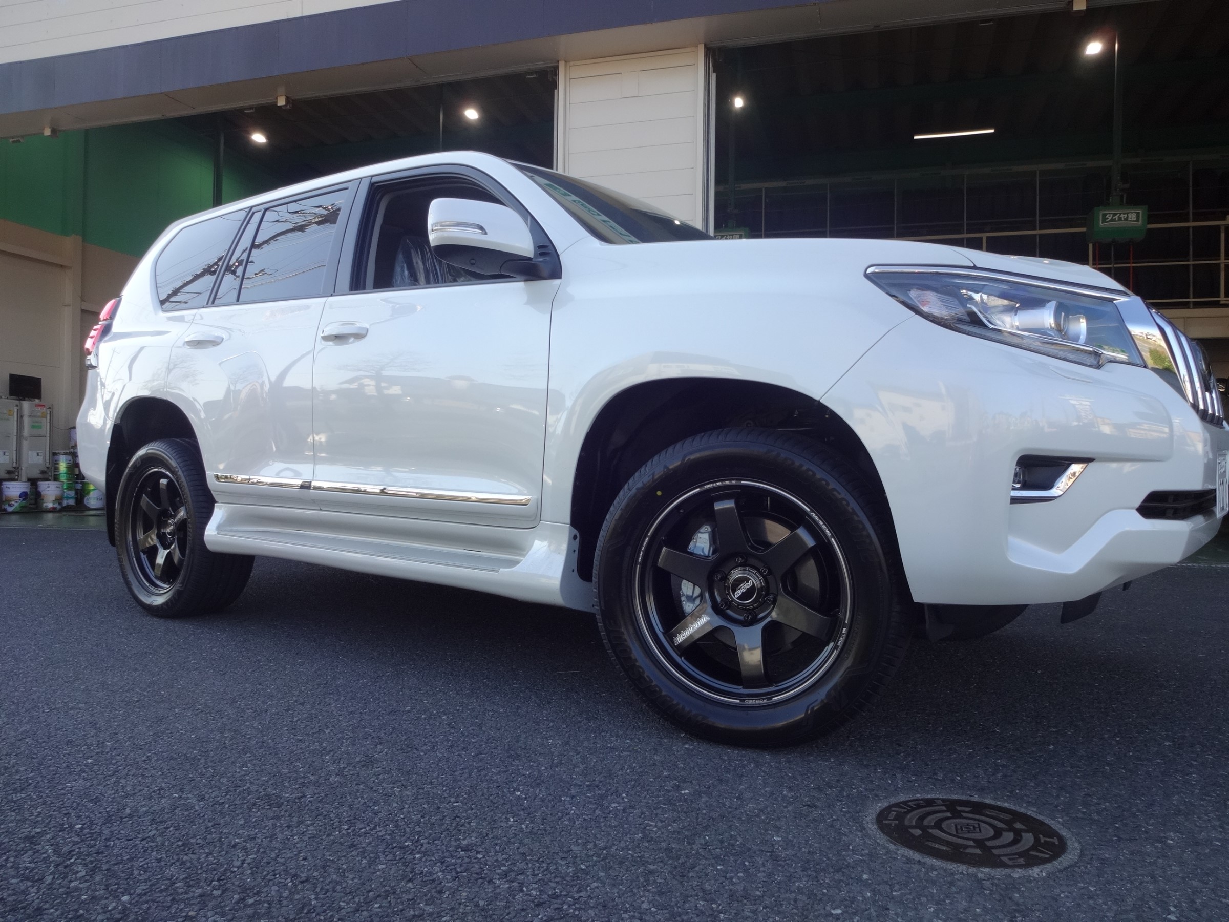 ラウンドクルーザープラド　アルミホイール ☆トヨタ ランドクルーザー 300 zx 純正アルミホイール 20インチ 8J +