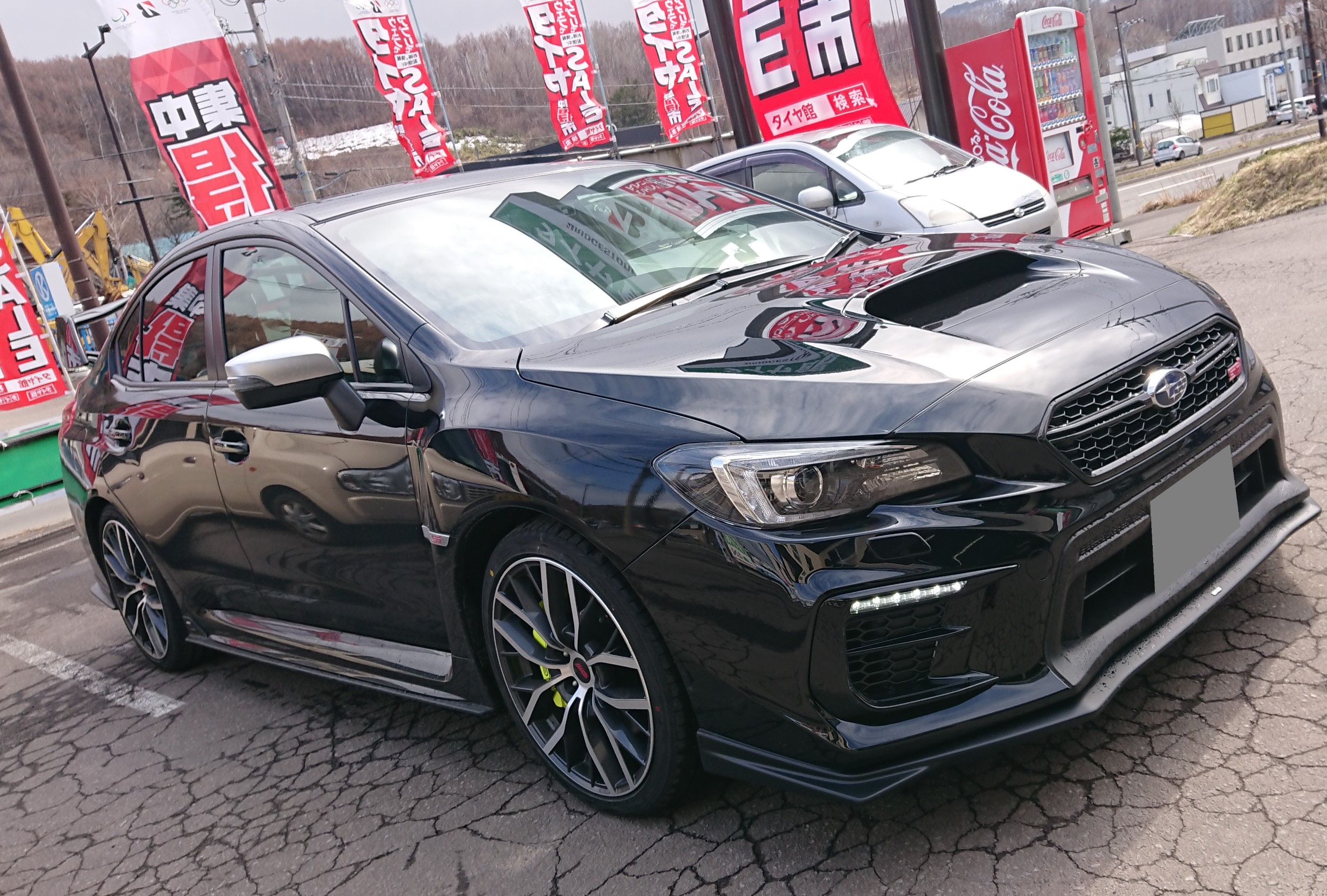 新型wrx Sti ホイール交換 グラムライツ スバル Wrx Sti ホイール スタッフ日記 タイヤ館 小樽 タイヤからはじまる トータルカーメンテナンス タイヤ館グループ