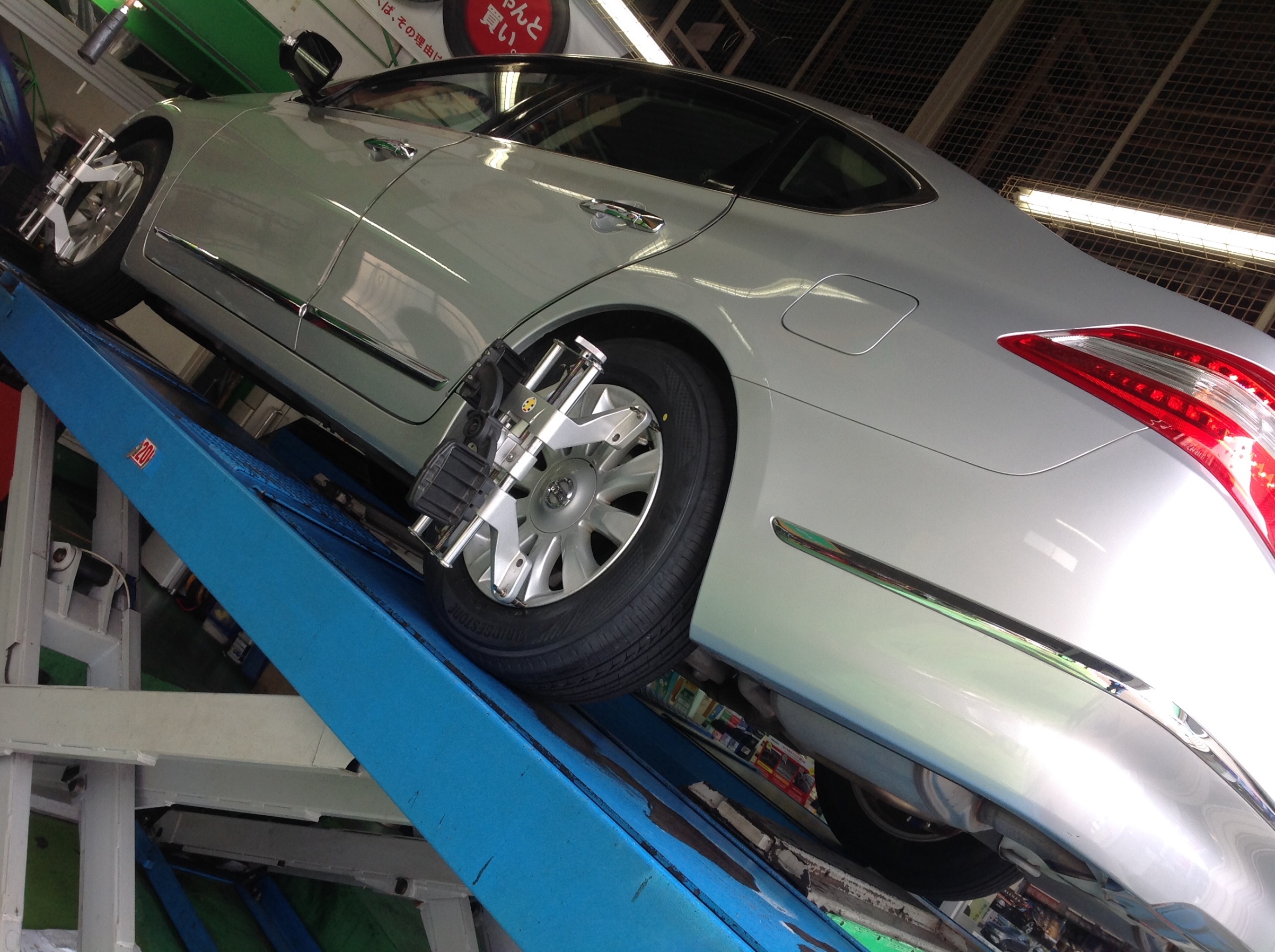 ニッサン J32 ティアナ タイヤ交換&アライメント | 日産 ティアナ