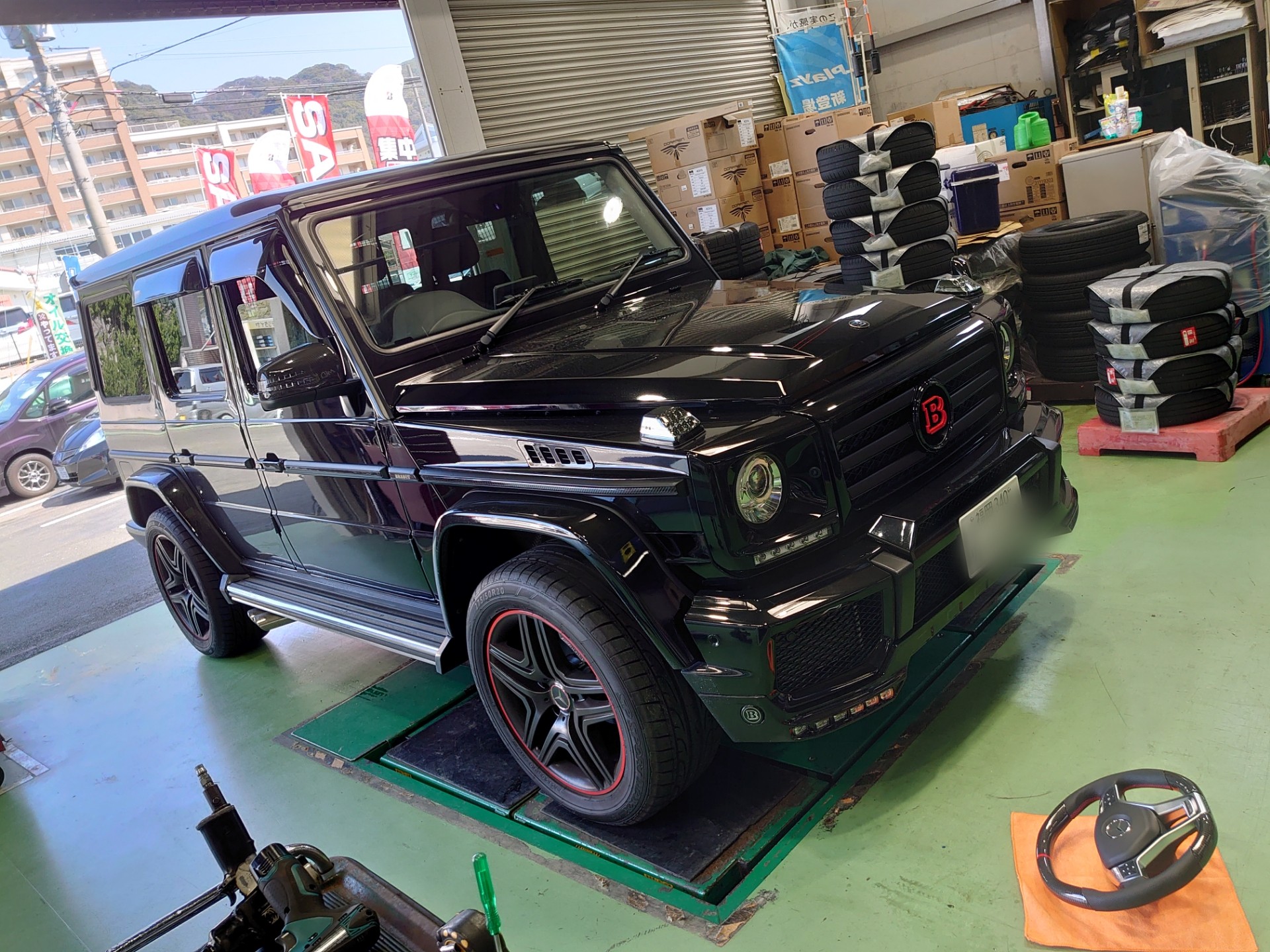 Mercedes Benz W463 ゲレンデ の ハンドル 交換しました メルセデス ベンツ Gクラス その他 外装 内装取付 エアロ取付 技術サービス施工事例 タイヤ館 福岡東 タイヤからはじまる トータルカーメンテナンス タイヤ館グループ