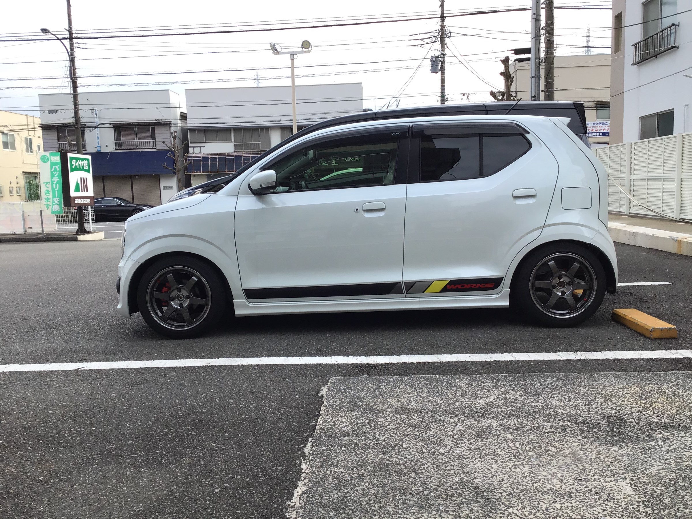アルトワークス ホイール交換 スズキ アルトワークス ホイール タイヤ ホイール関連 タイヤ ホイール交換 サービス事例 タイヤ館 横須賀 神奈川県のタイヤ カー用品ショップ タイヤからはじまる トータルカーメンテナンス タイヤ館グループ