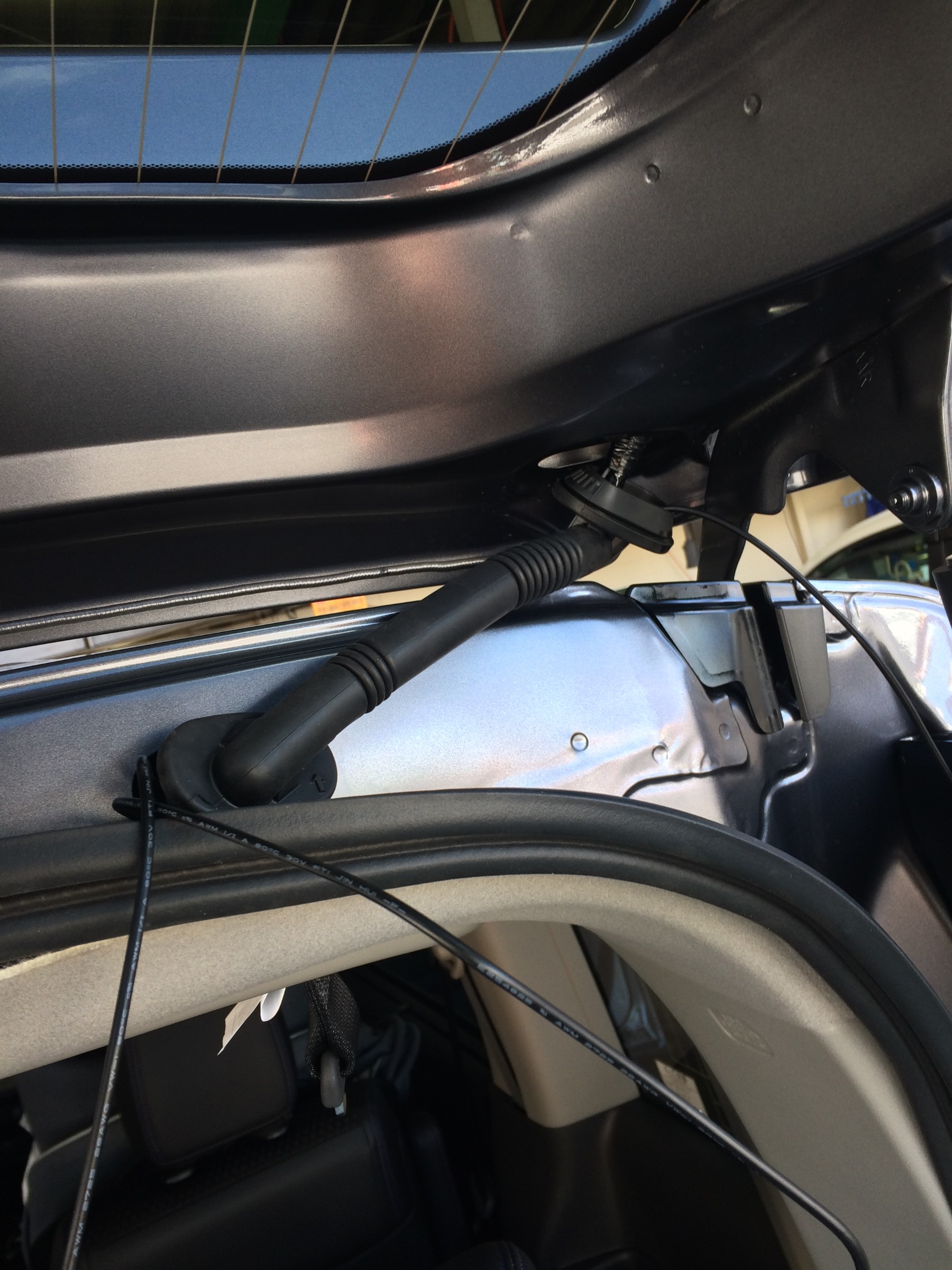 ステップWGN（RP型）ドラレコ取り付け | 店舗おススメ情報 | タイヤ館