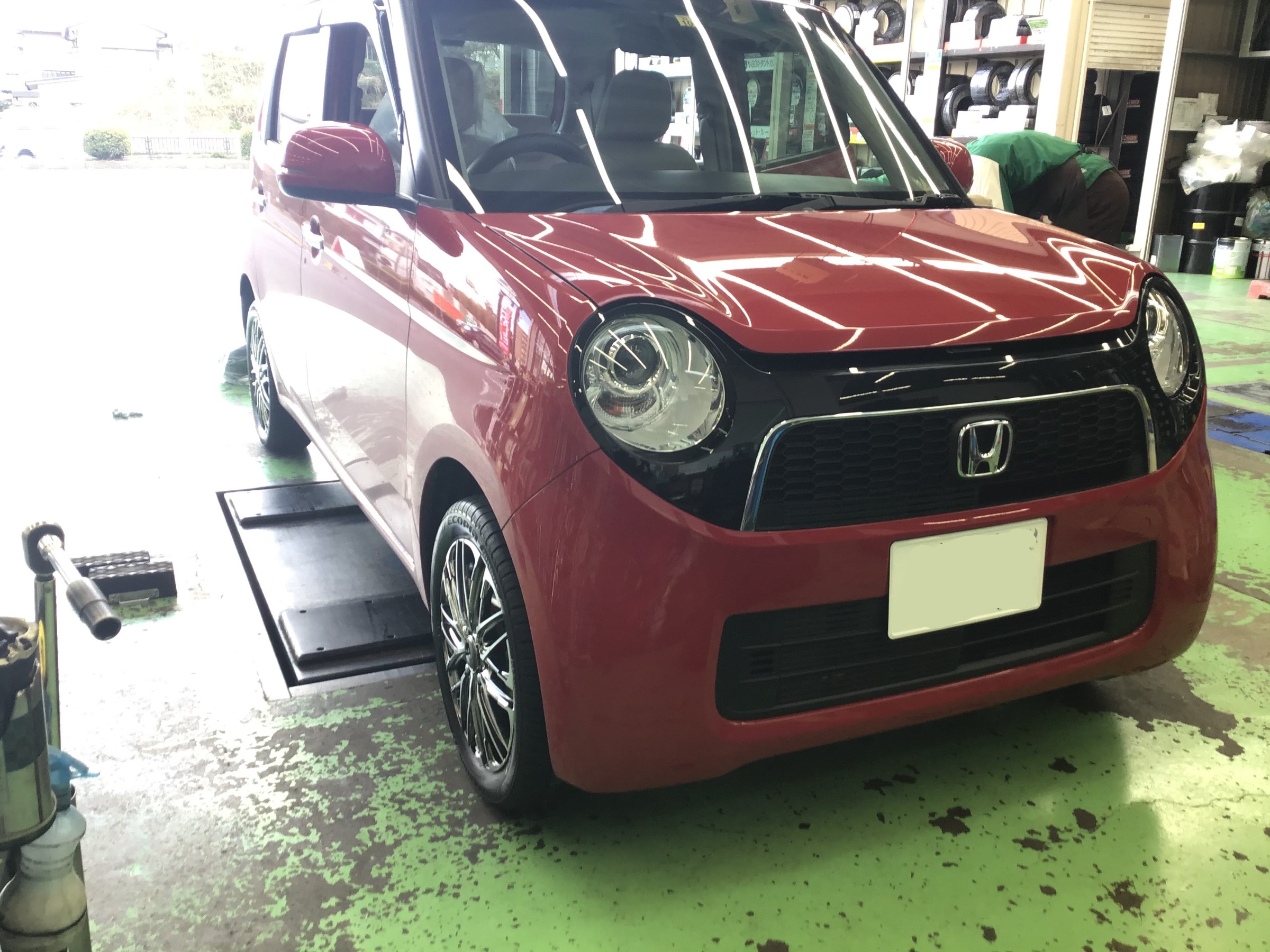 ホンダ・N-ONE】タイヤ・ホイールセット取り付け♪ | ホンダ N-ONE