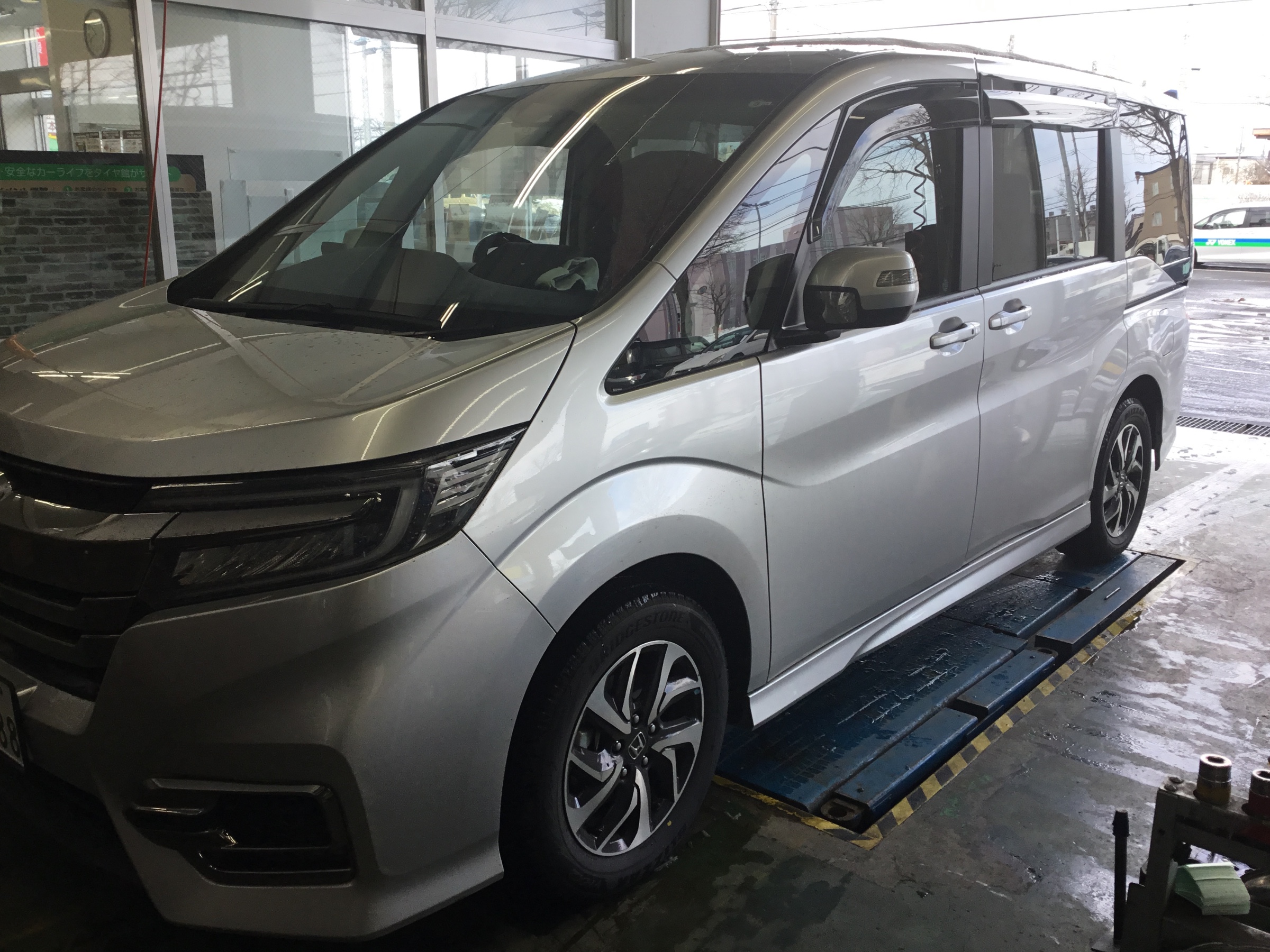 ステップワゴン Rp4 車高調取付作業 ホンダ ステップワゴン その他 パーツ取付 足回り関係取付 スタッフ日記 タイヤ館 屯田 タイヤからはじまる トータルカーメンテナンス タイヤ館グループ