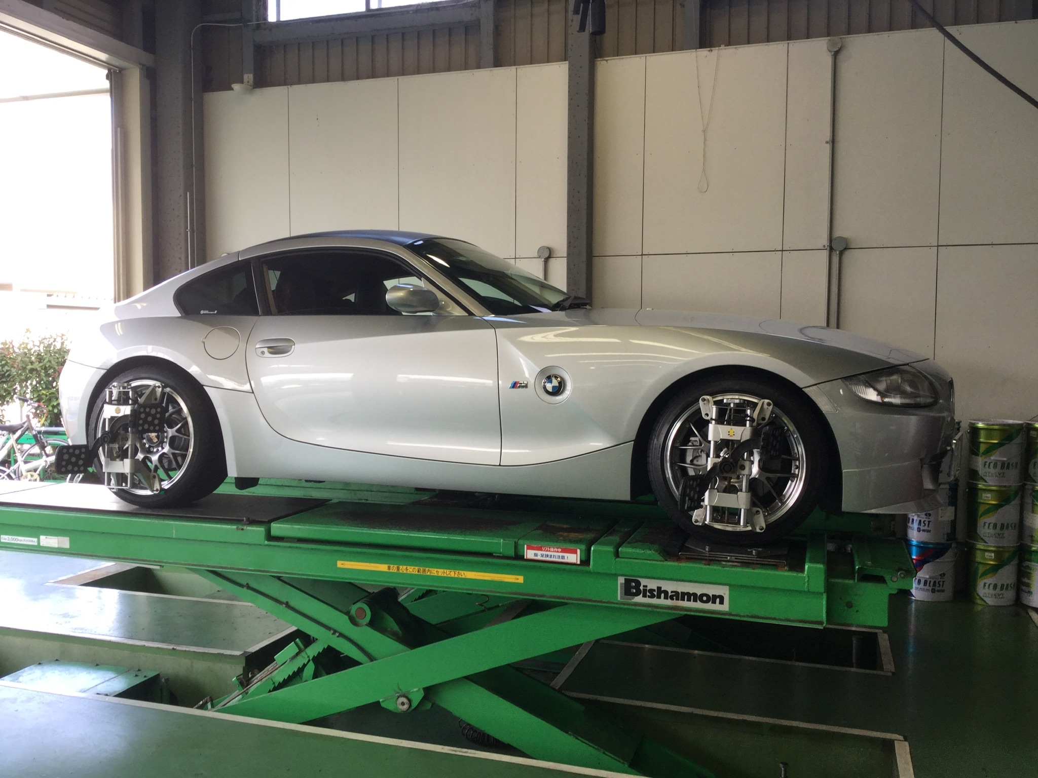 Bmw E86 Z4 Coupe Bmw Z4 メンテナンス商品 パーツ取付 サスペンション取付 サービス事例 タイヤ館 次郎丸 タイヤからはじまる トータルカーメンテナンス タイヤ館グループ