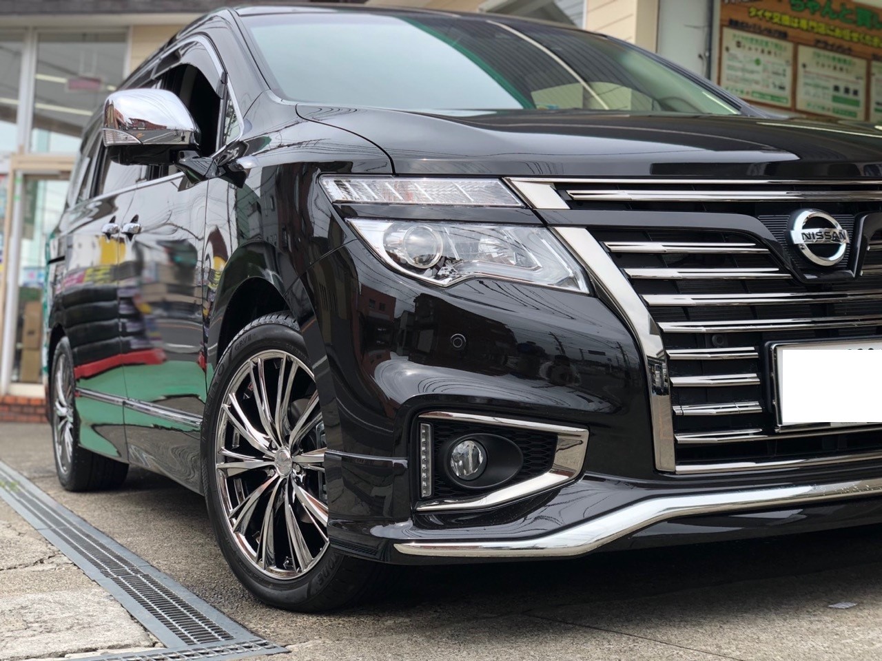 E52エルグランド WEDS レオニスWX １９インチ取付 | 日産 エルグランド