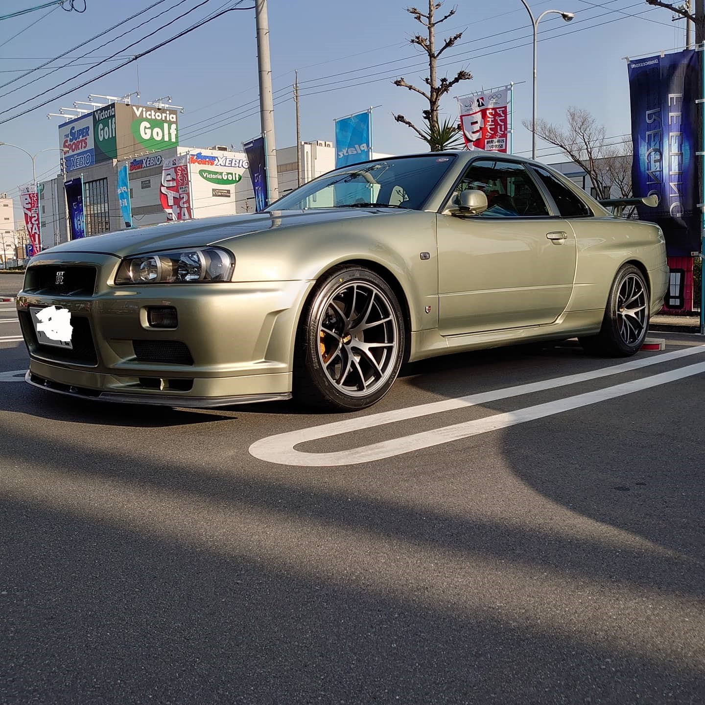 【俺もうヤバいくん】 BBS RI-A④ マットブロンズが印象的なBBS RI-Aの奥に覗く黄色いキャリパーが
