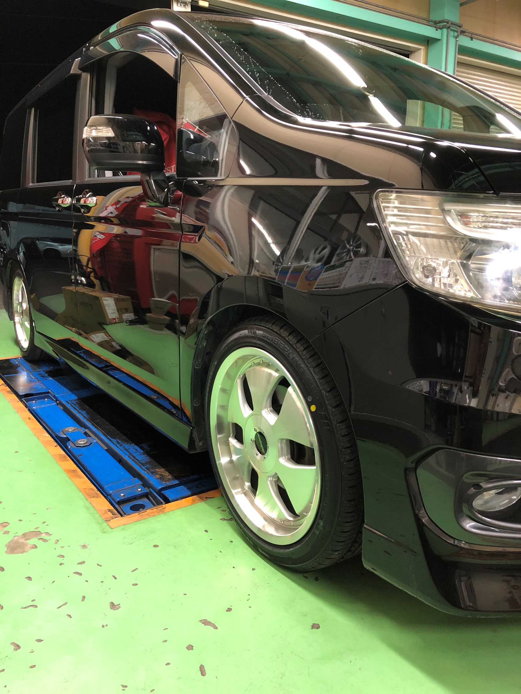 ステップワゴン(RK5)に車高調取り付け♪ | 店舗おススメ情報