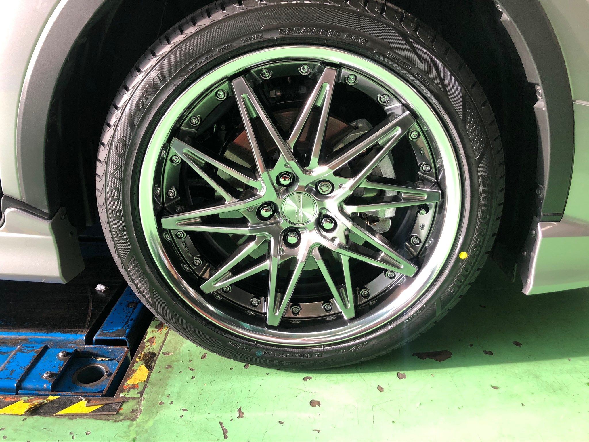正規品】フェラーリ カリフォルニア 純正 SPEEDLINE製 19in 8J +
