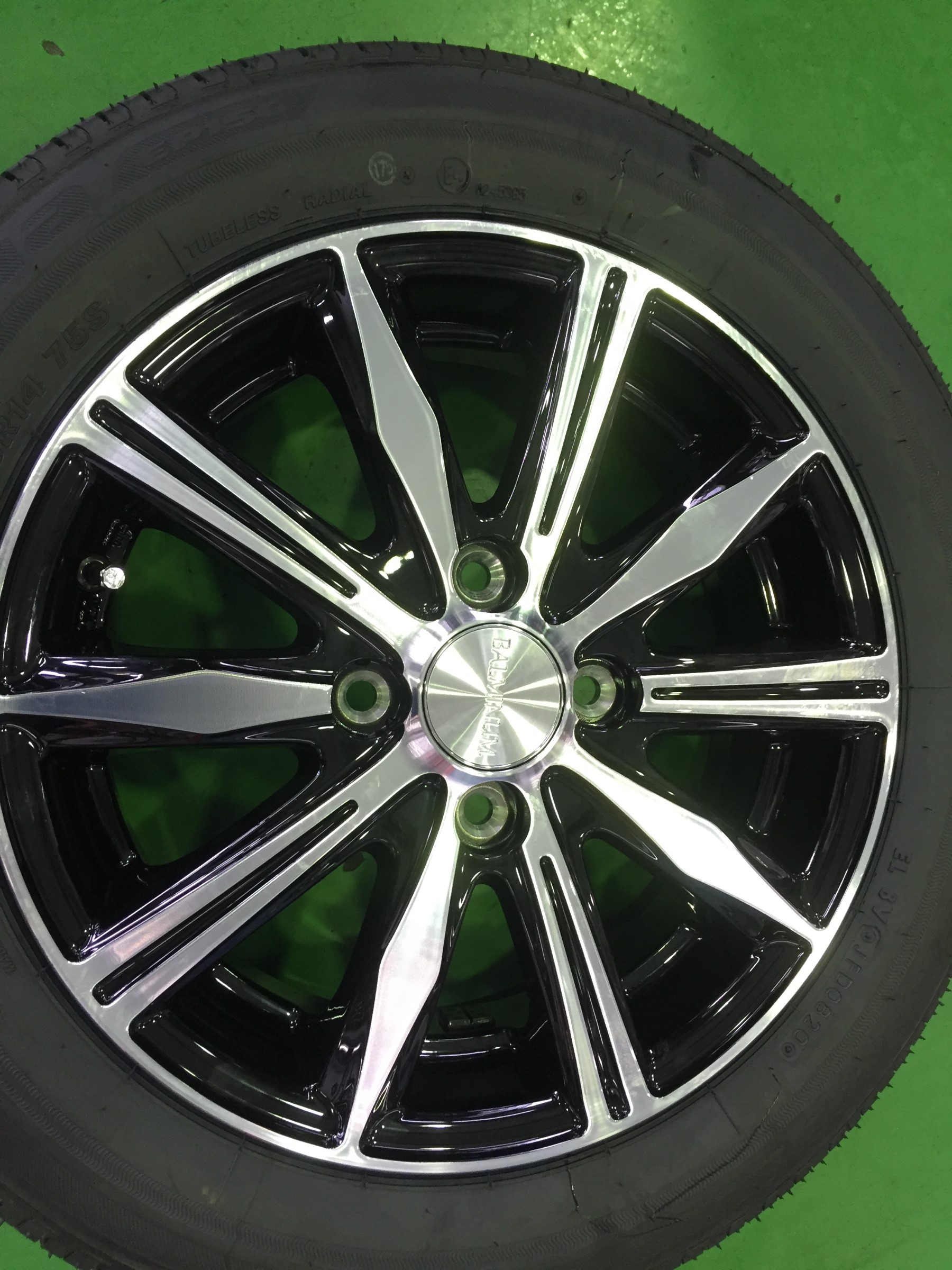 アルトラパン HE33S ホイール交換 BALMINUM K10 | スズキ アルトラパン