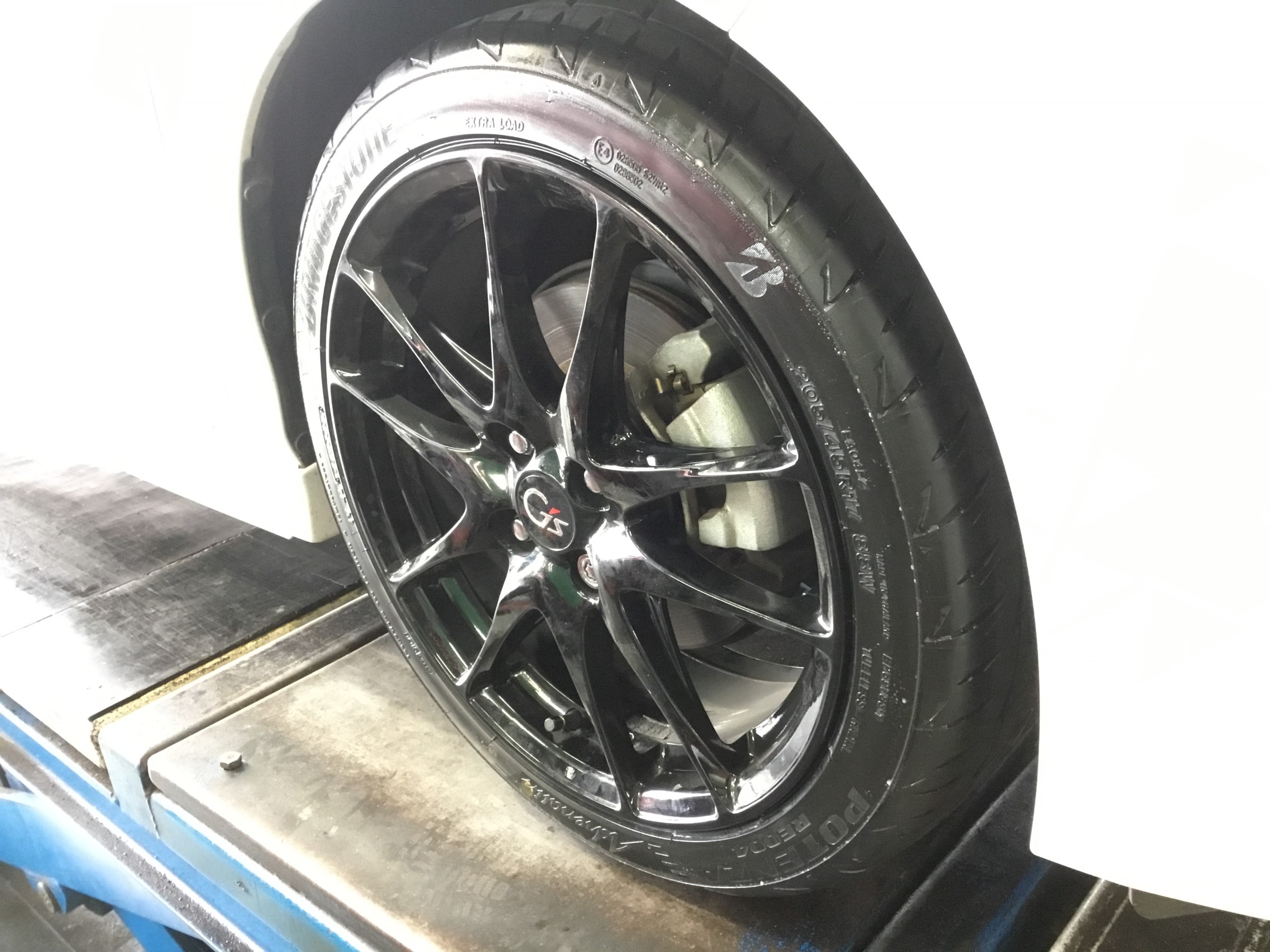 130系ヴィッツRS G´s、タイヤ交換！ | トヨタ ヴィッツRS G's タイヤ