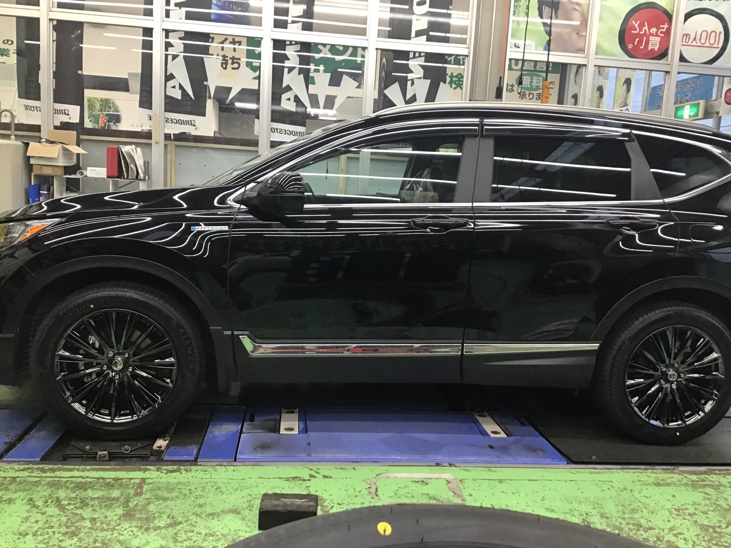 ホンダ・CR-V】ホイールセット取付♪ | 店舗おススメ情報