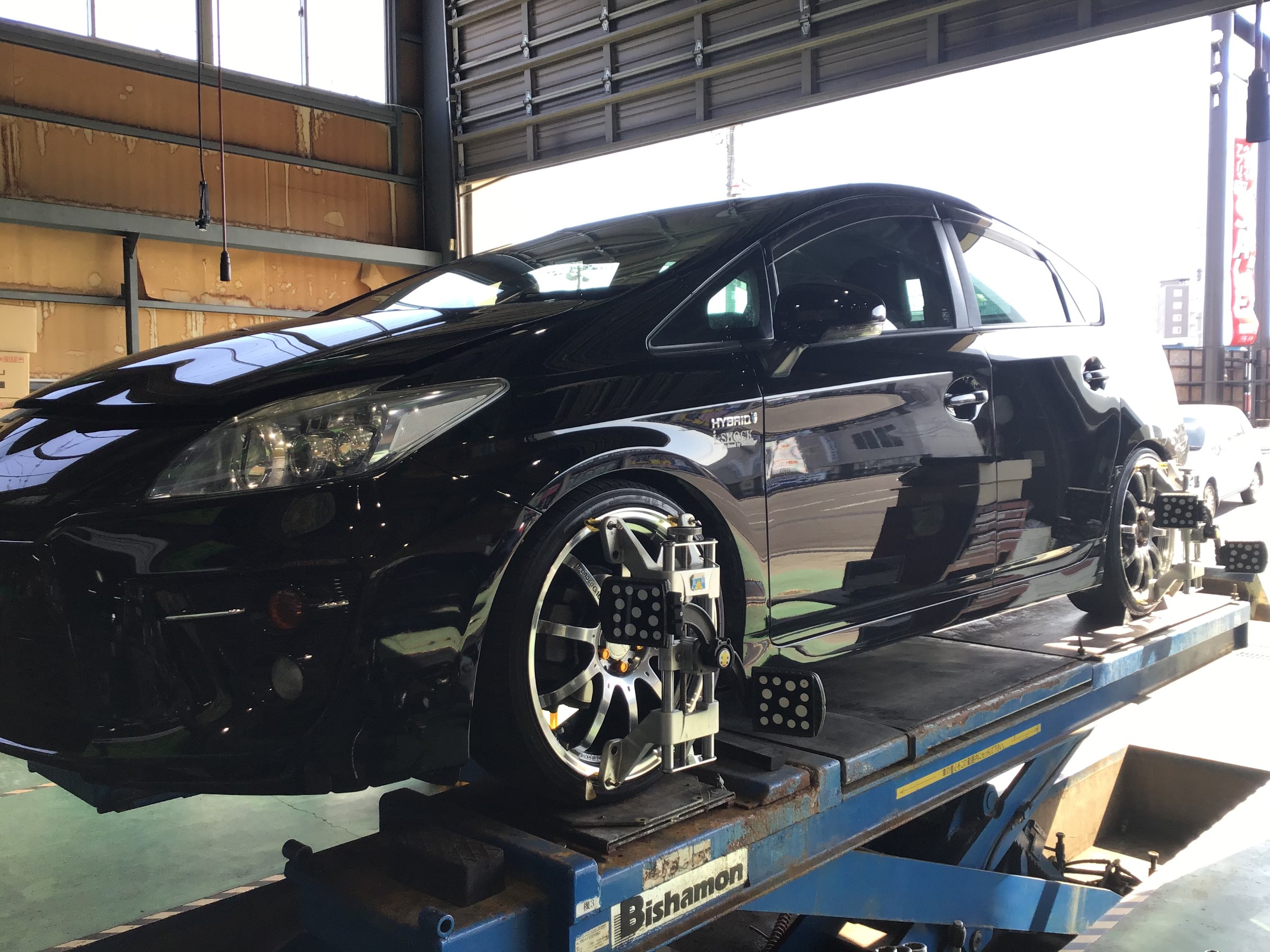 車高調整 プリウス 30 予約殺到 お時間頂きます トヨタ プリウス その他 タイヤ ホイール関連 タイヤ ホイール交換 窒素ガス充填 4輪トータルアライメント調整 バランサーシステム 各種ホイールメーカー取り扱いあり サービス事例 タイヤ館 白石中央